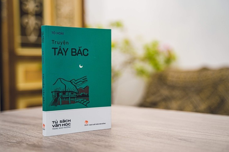 Sach mung Tet doc lap anh 3