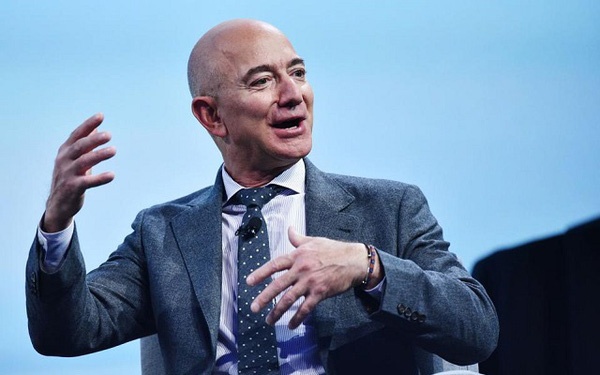 Cach Jeff Bezos an mung khi phong thanh cong ten lua New Shepard hinh anh