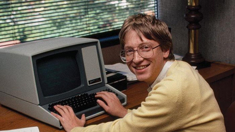 Bill Gates thuong lam viec thau dem hinh anh