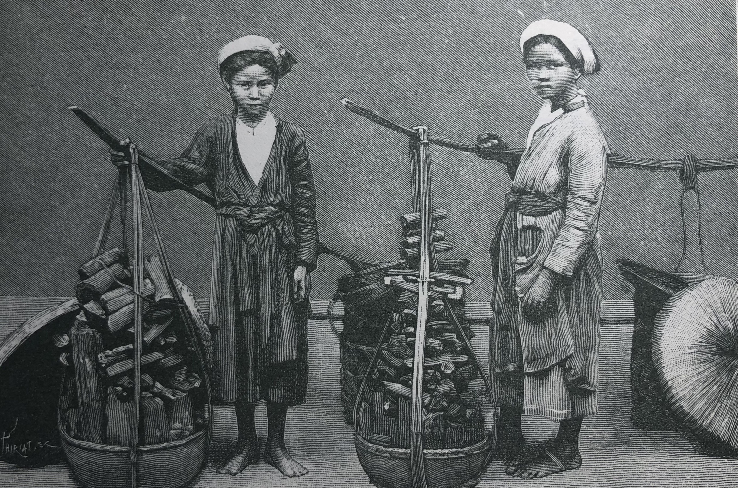 Nhung co be ban than tren pho Ha Noi xua hinh anh