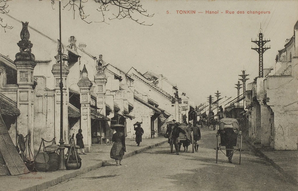 Pho cua nhung nguoi doi tien o Ha Noi hon 100 nam truoc hinh anh