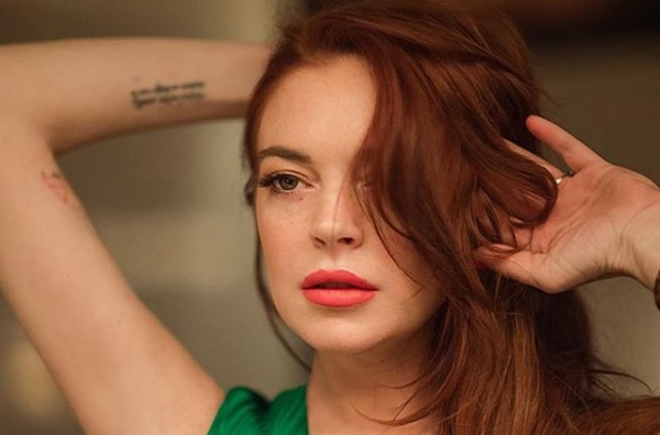Lindsay Lohan bi kien vi nhan tien ma khong giao ban thao hinh anh