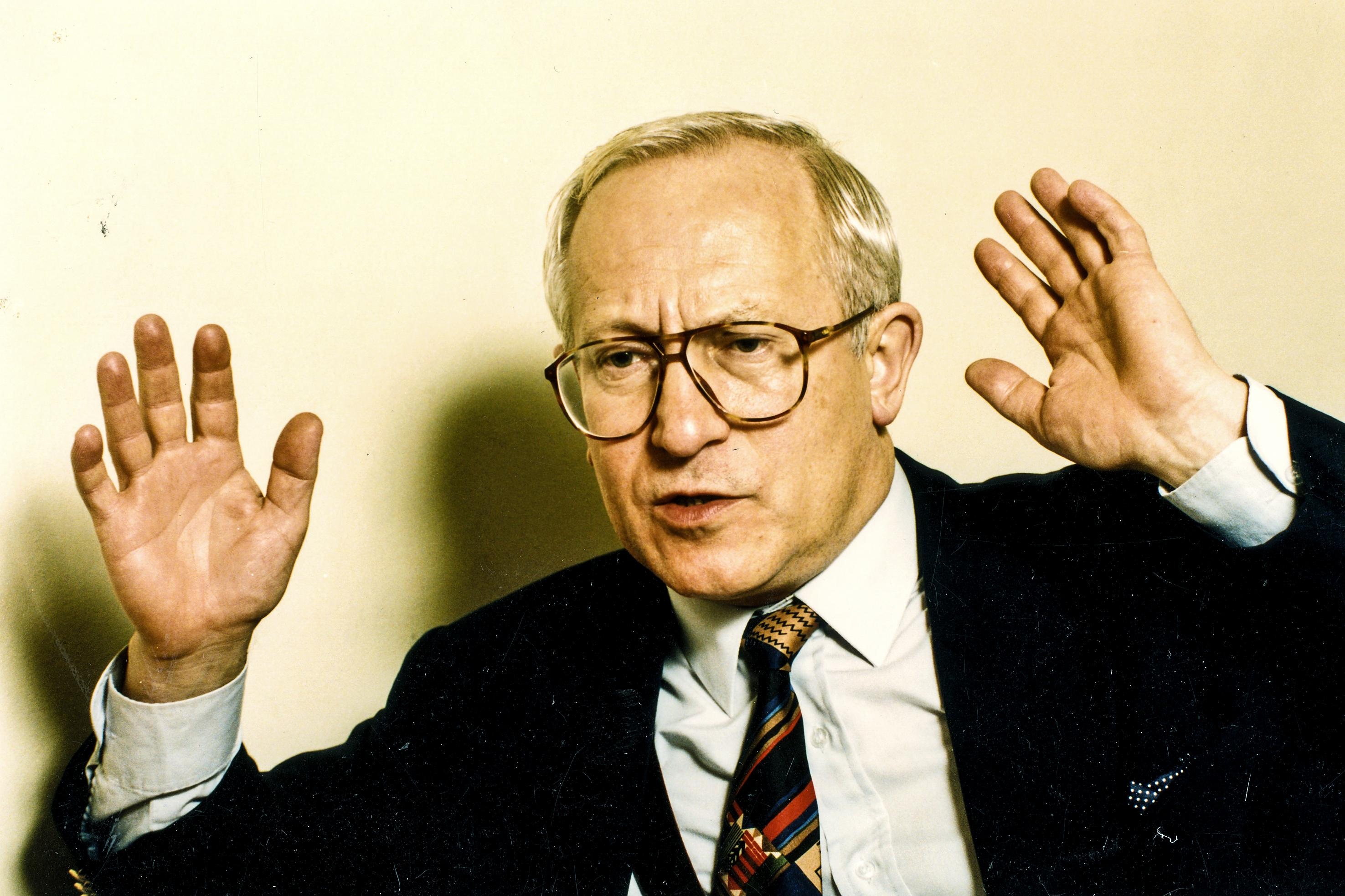 Diep vien hai mang Gordievsky khai gi khi uong 'thuoc noi su that'? hinh anh