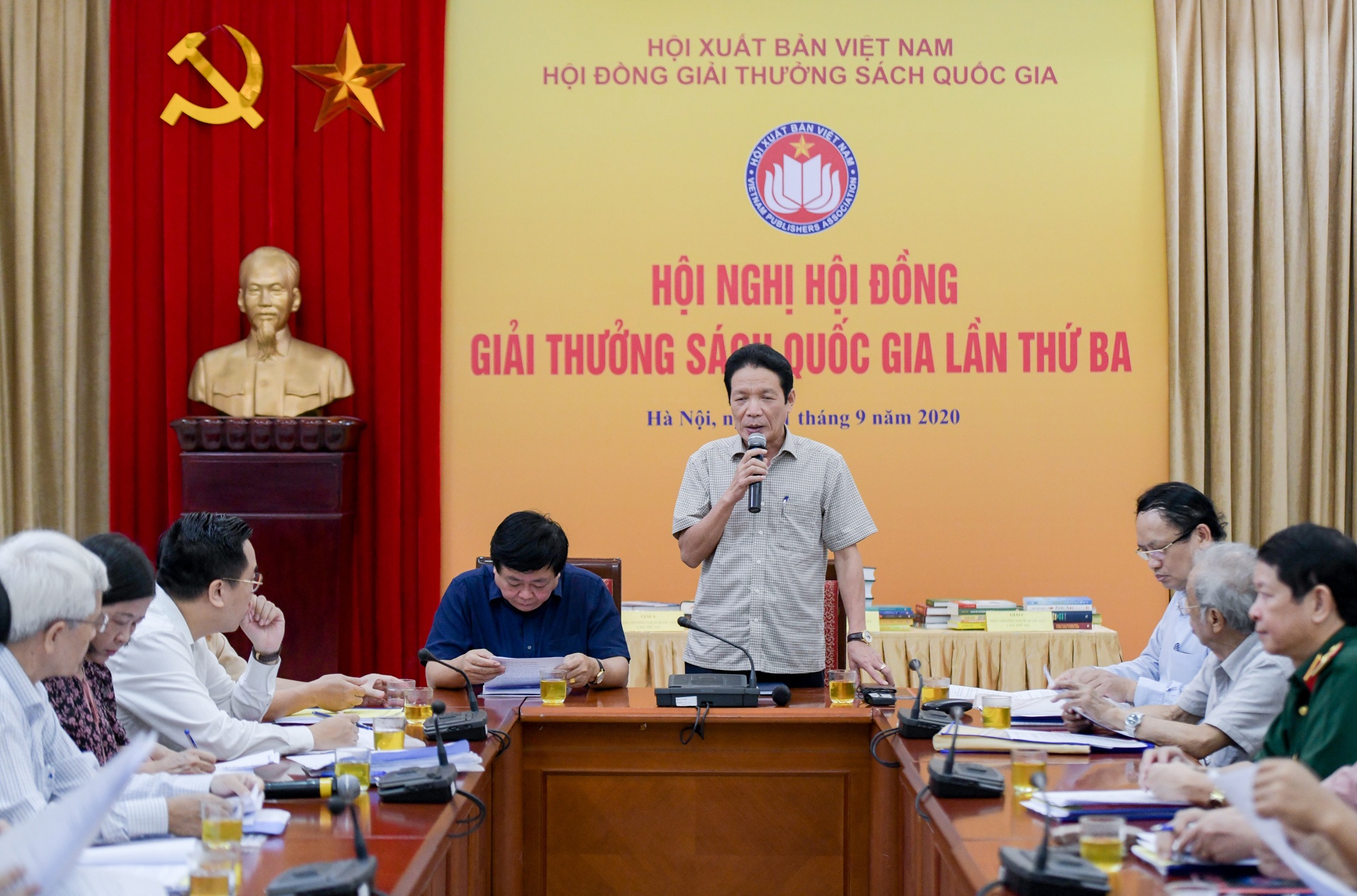 Giai thuong sach Quoc gia nang cao vi the nganh xuat ban hinh anh