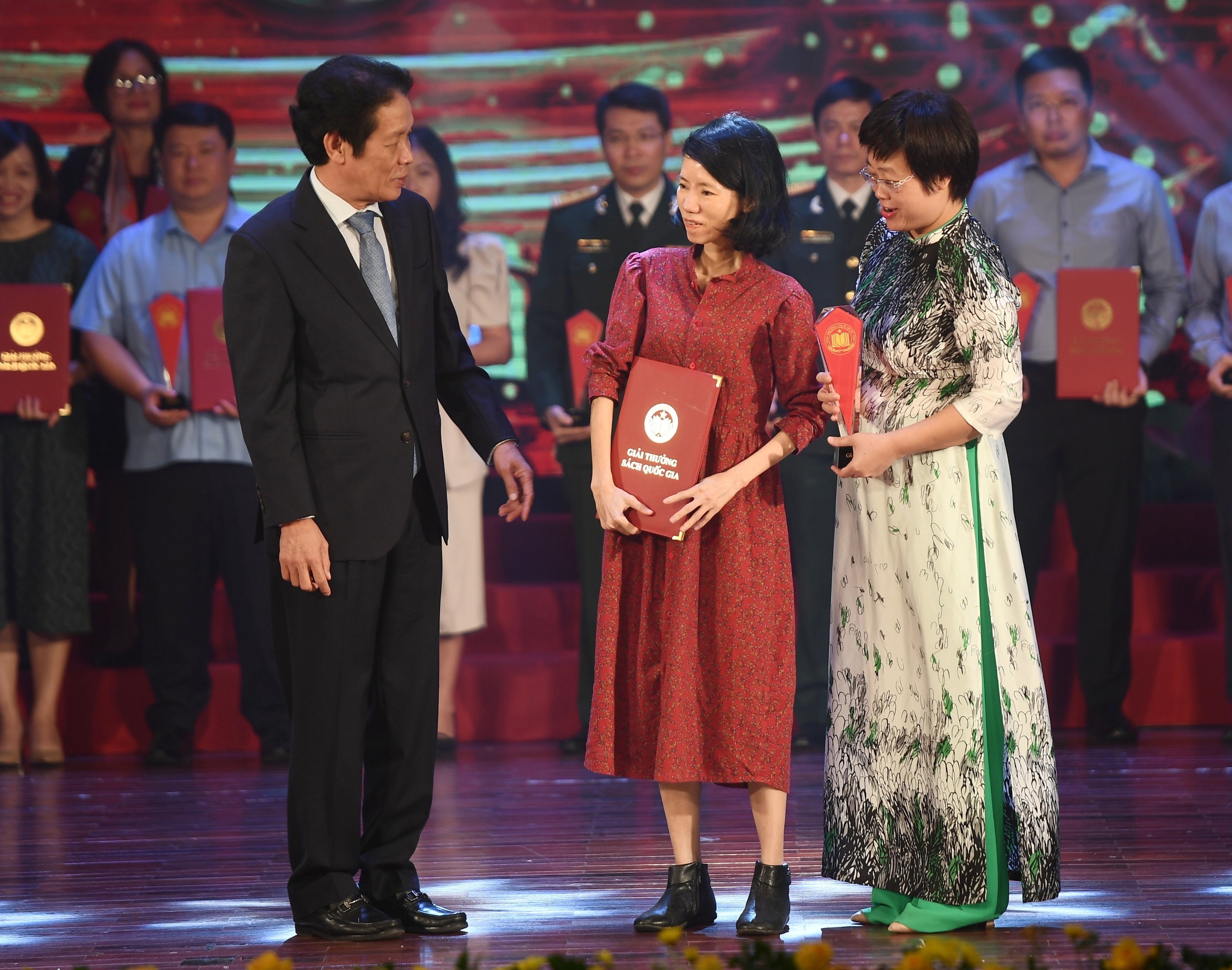 Tong ket Giai Sach Quoc gia anh 1