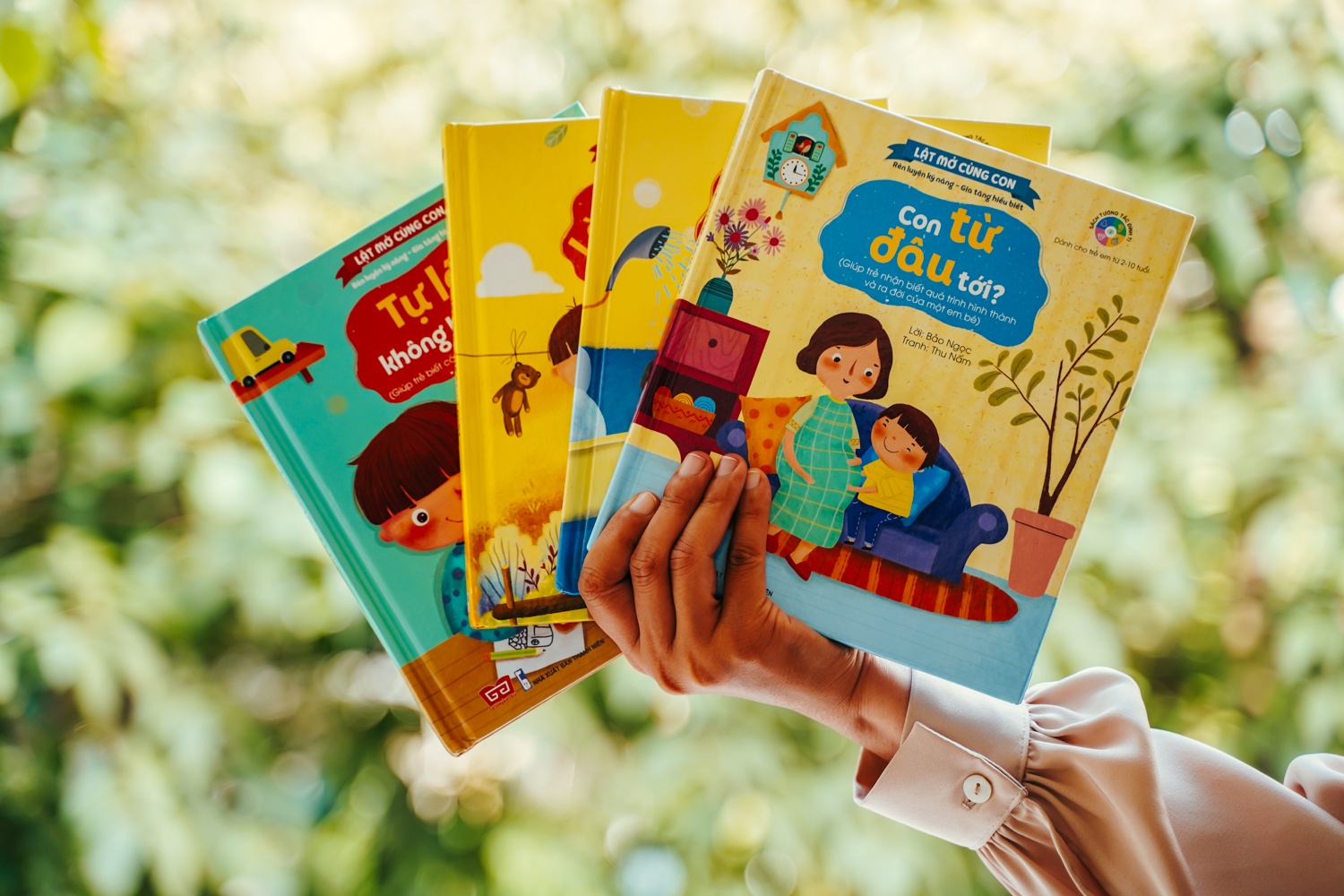 Lat mo cung con anh 1