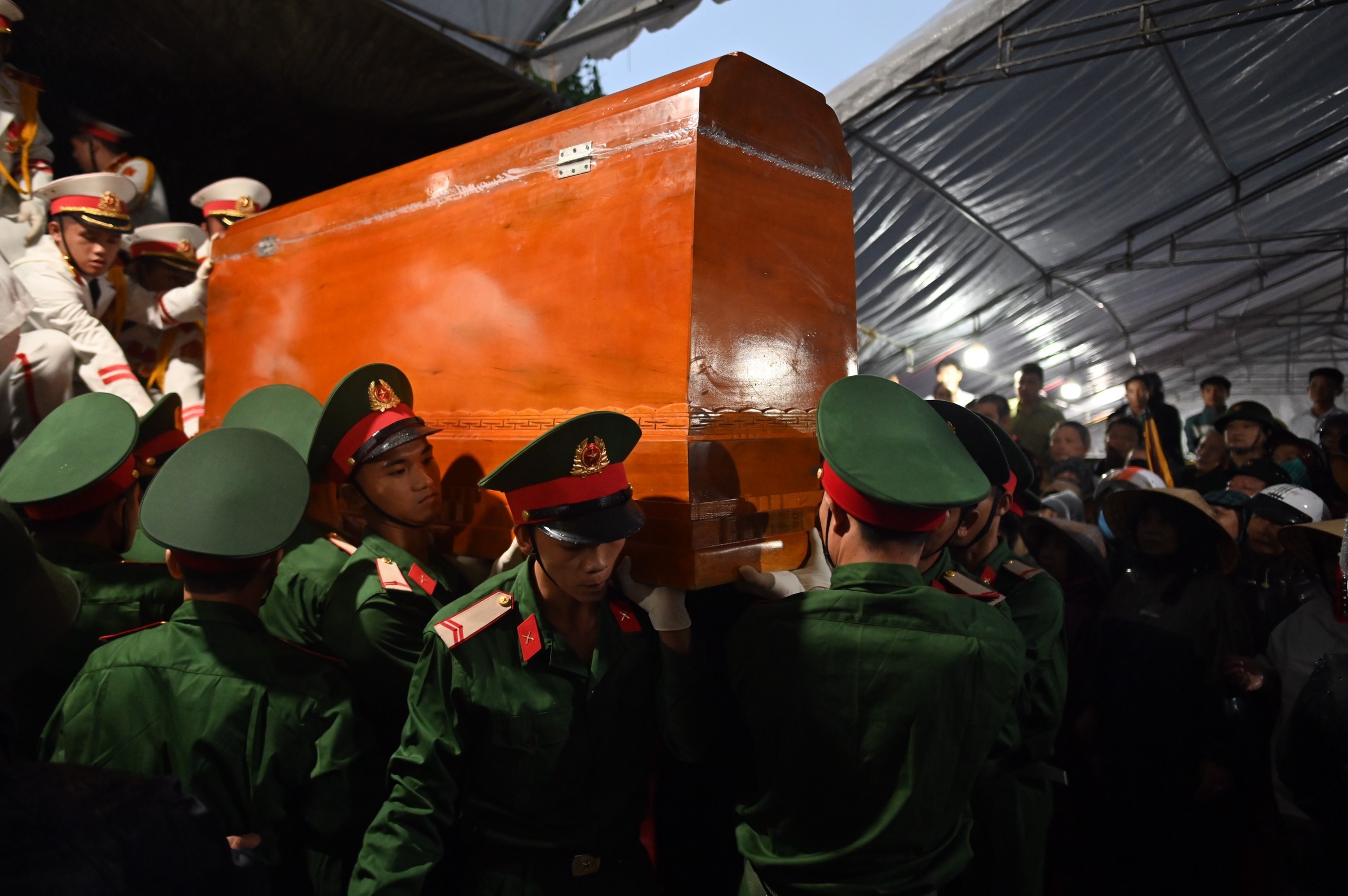 Nhung nguoi linh nam lai o Rao Trang hinh anh