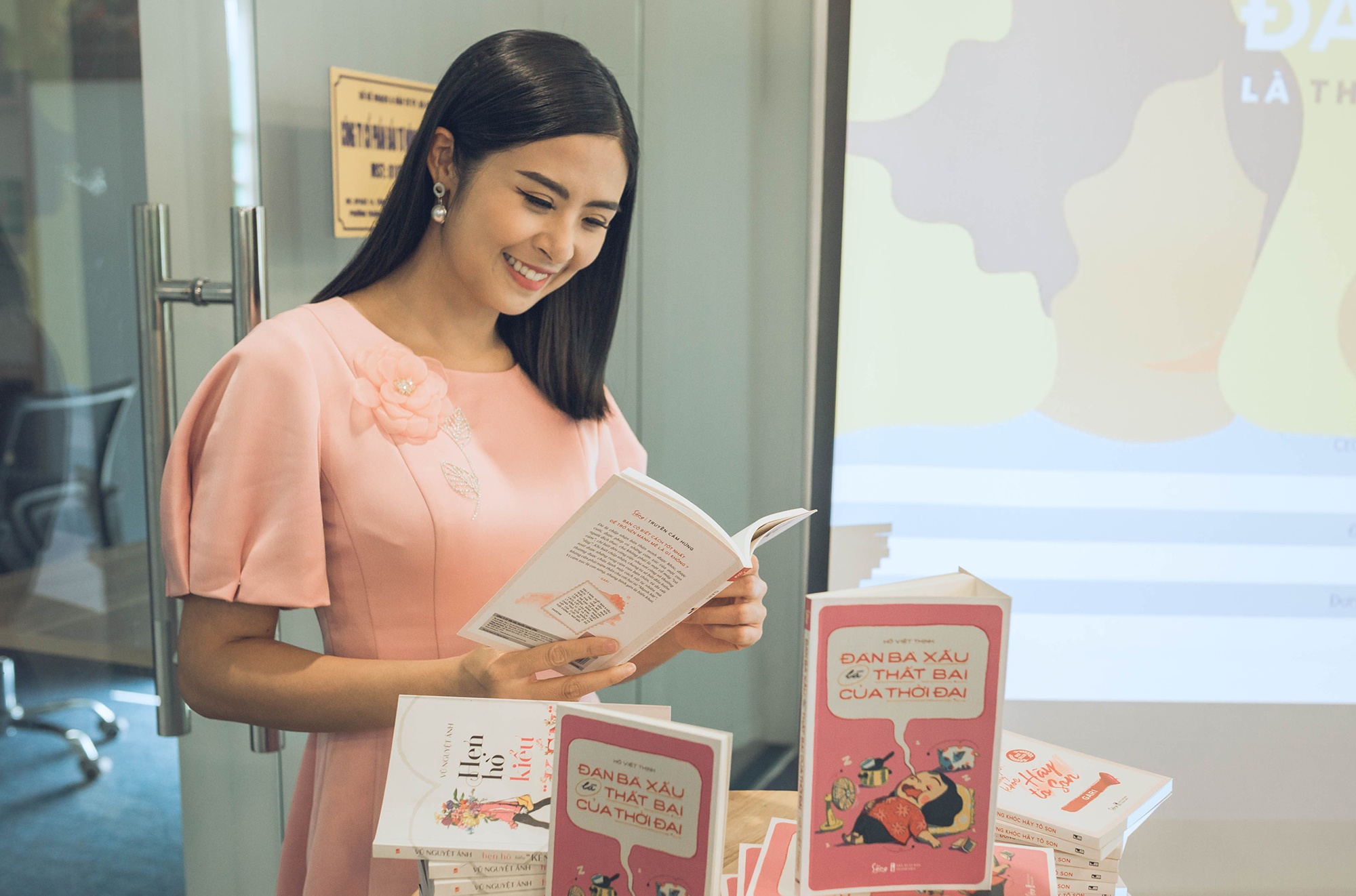 Hoa hau Ngoc Han: 'Lam dep vua la dong luc vua la ap luc' hinh anh