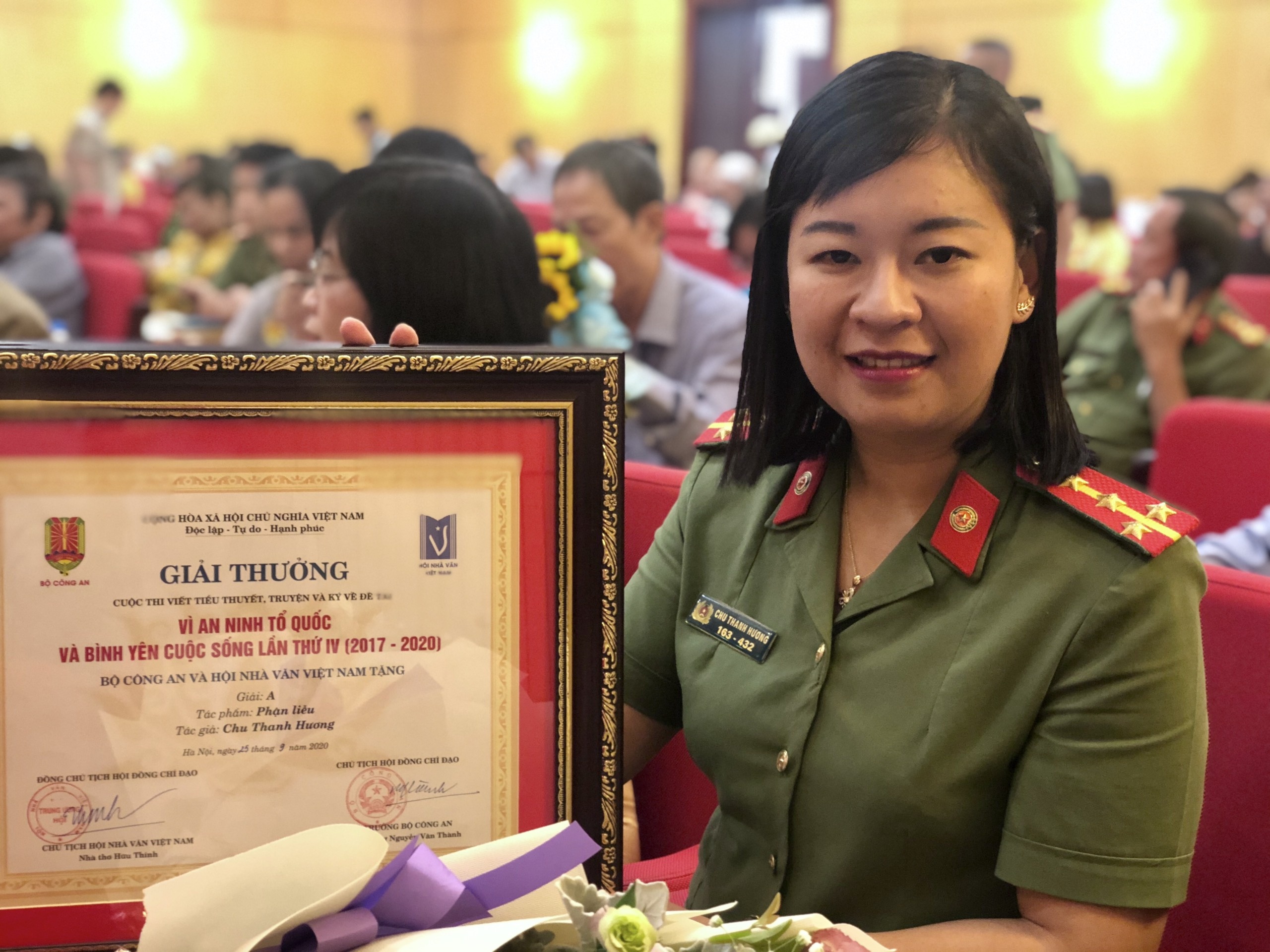 Tac gia 'Hoa bay' doat giai cuoc thi viet vi binh yen cuoc song hinh anh