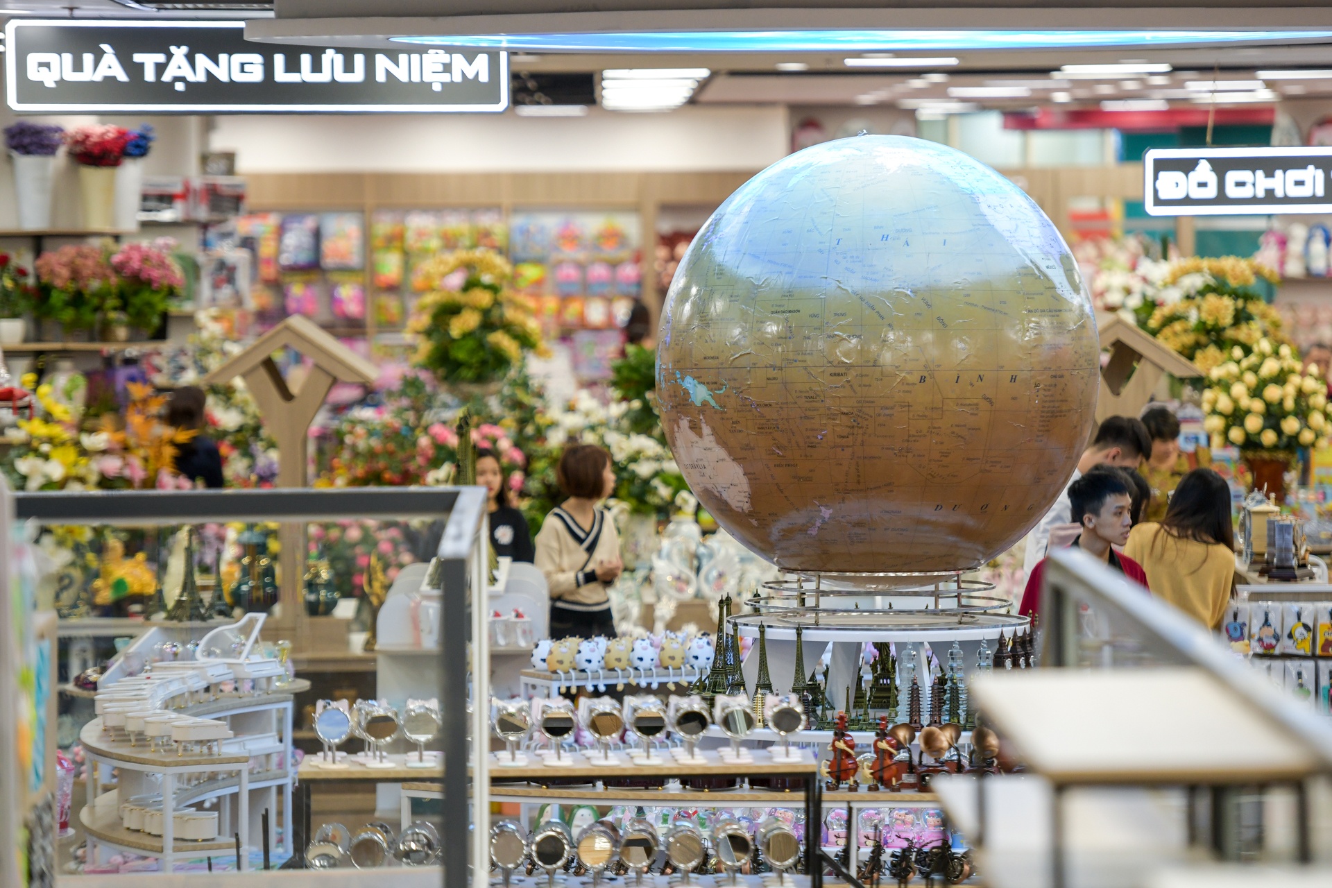 Lanh dao Hoi Xuat ban anh 4