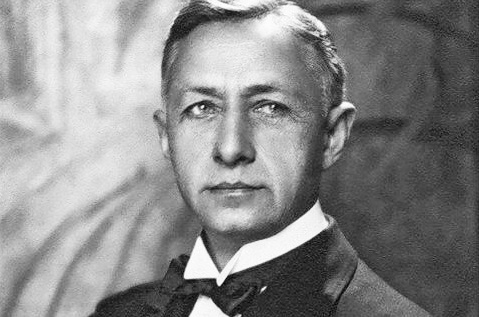 Chuyen tinh tren nhung con duong rop bong cay hinh anh