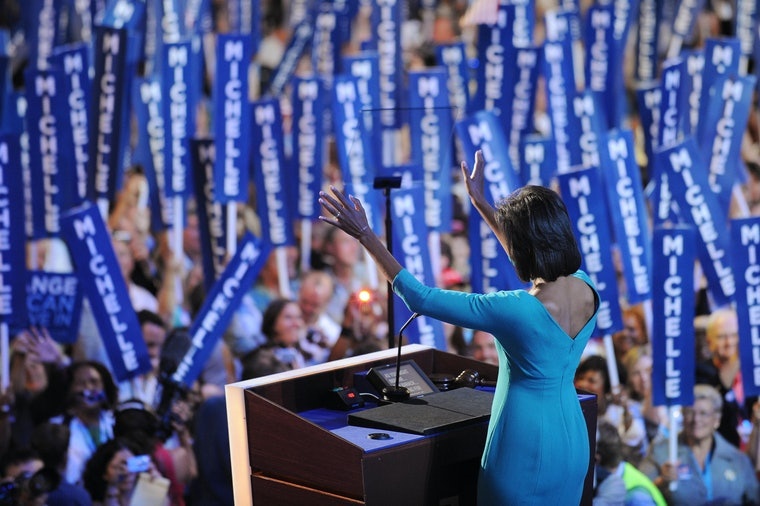 Ba Michelle chinh phuc cu tri My khi van dong bo phieu cho chong hinh anh