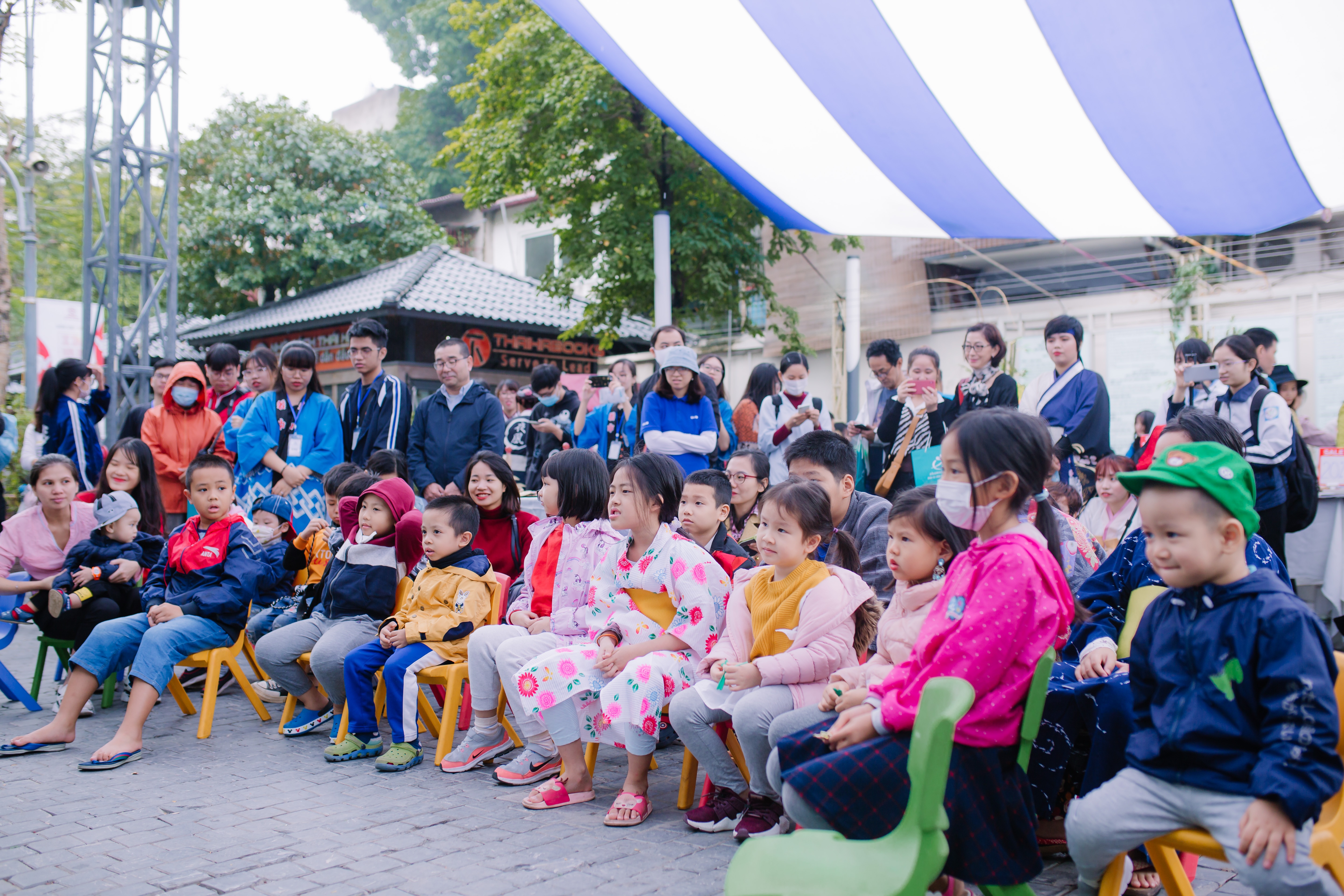 Ngay Ehon lan thu ba anh 6