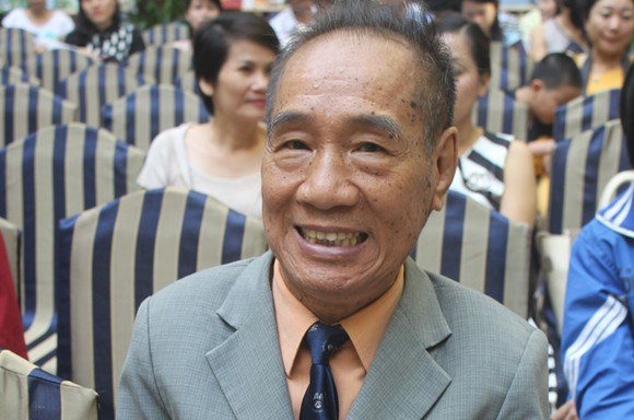 Thay Nguyen Ngoc Ky soan ba giao an cho moi bai giang hinh anh