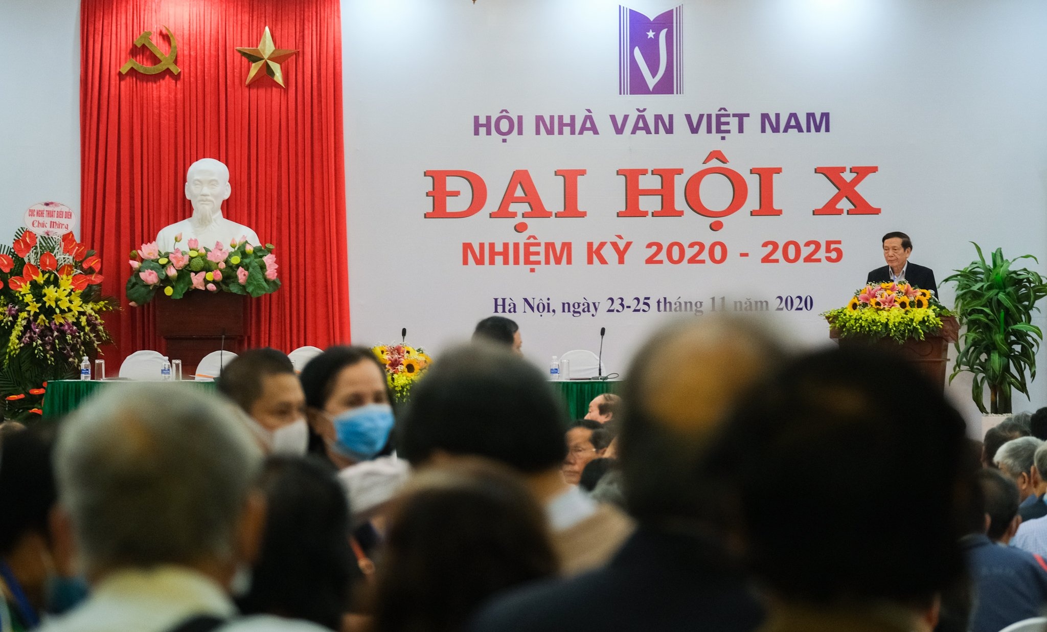 Ky vong guong mat tre o Dai hoi Hoi Nha van hinh anh