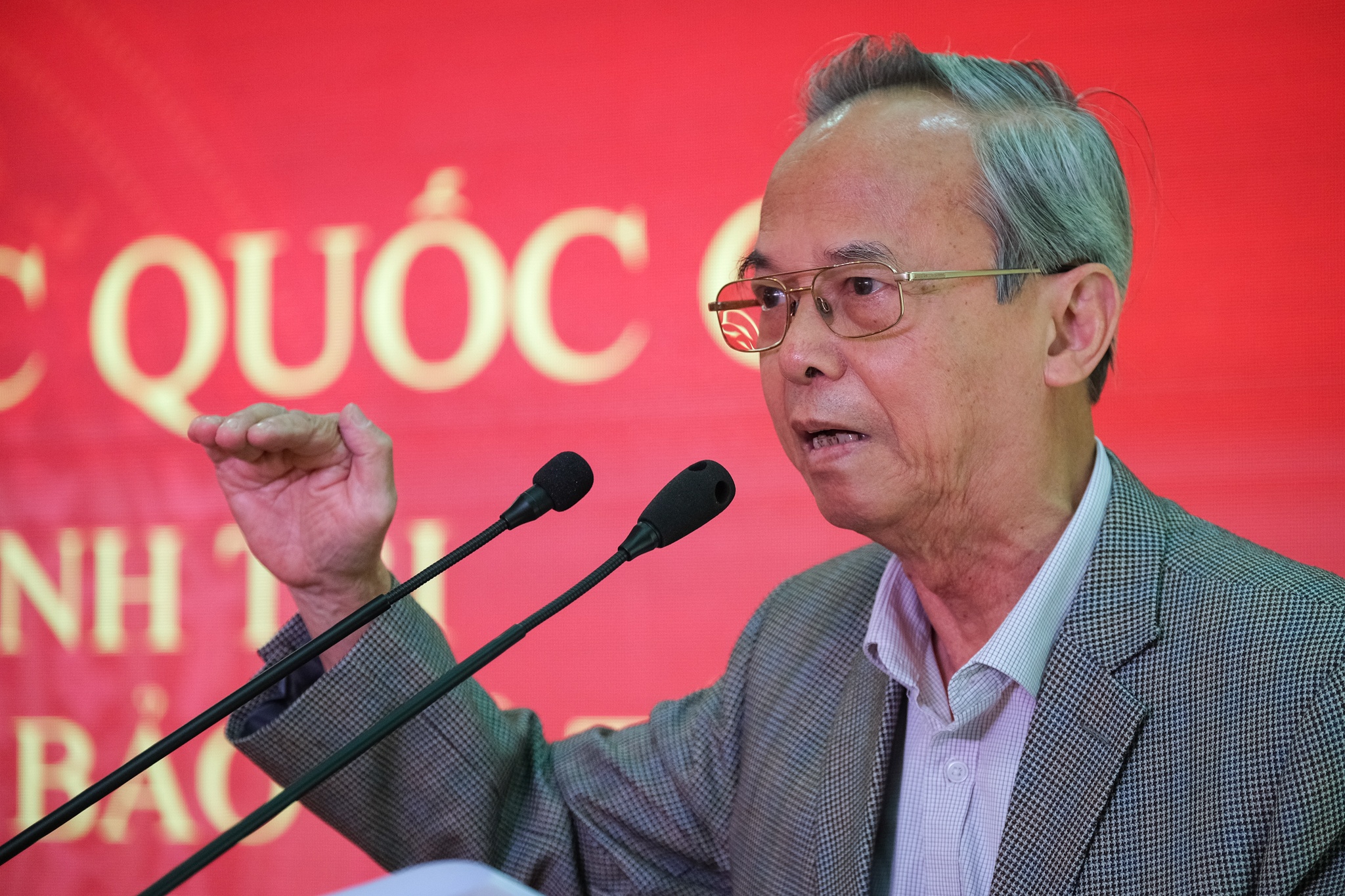 Sach ly luan,  chinh tri anh 3