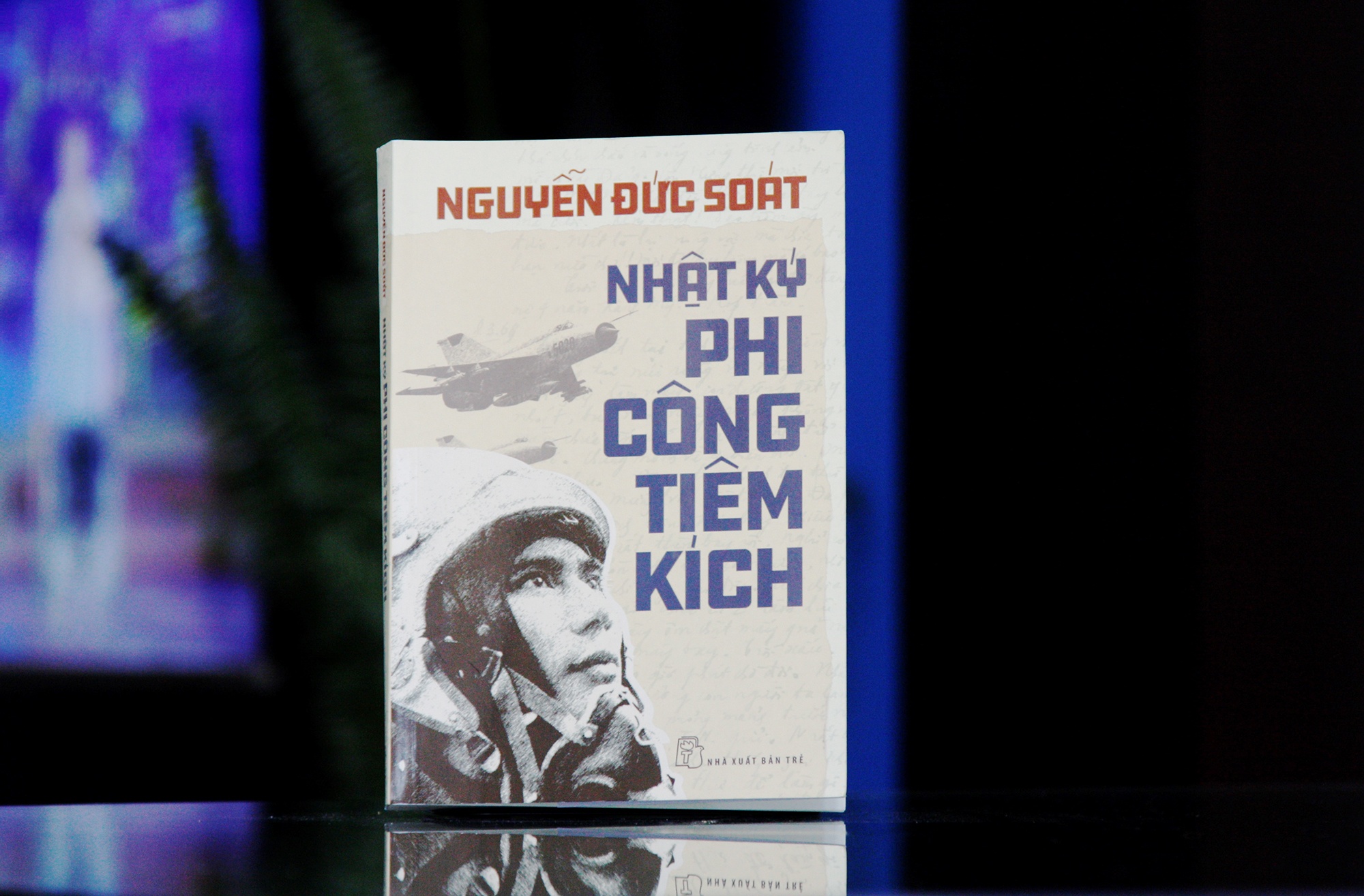 Nhat ky phi cong tiem kich anh 1