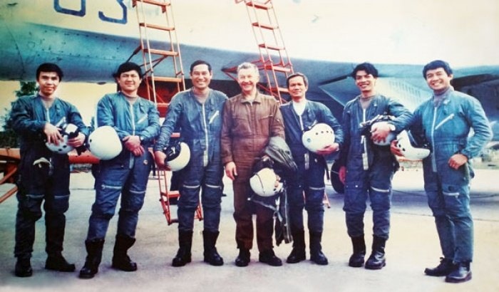 Nhat ky phi cong tiem kich anh 2