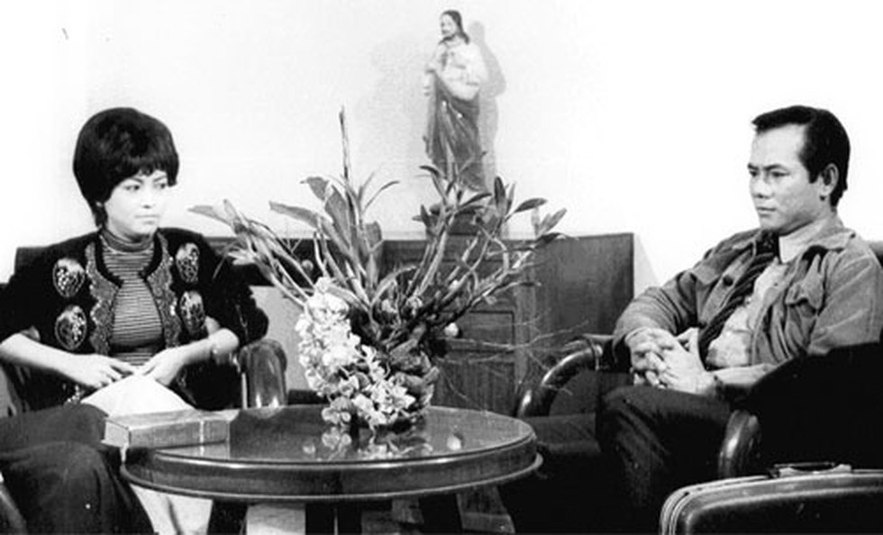 Lam Phuong - Tuy Hong: Cap nghe si lay lung mot thoi hinh anh