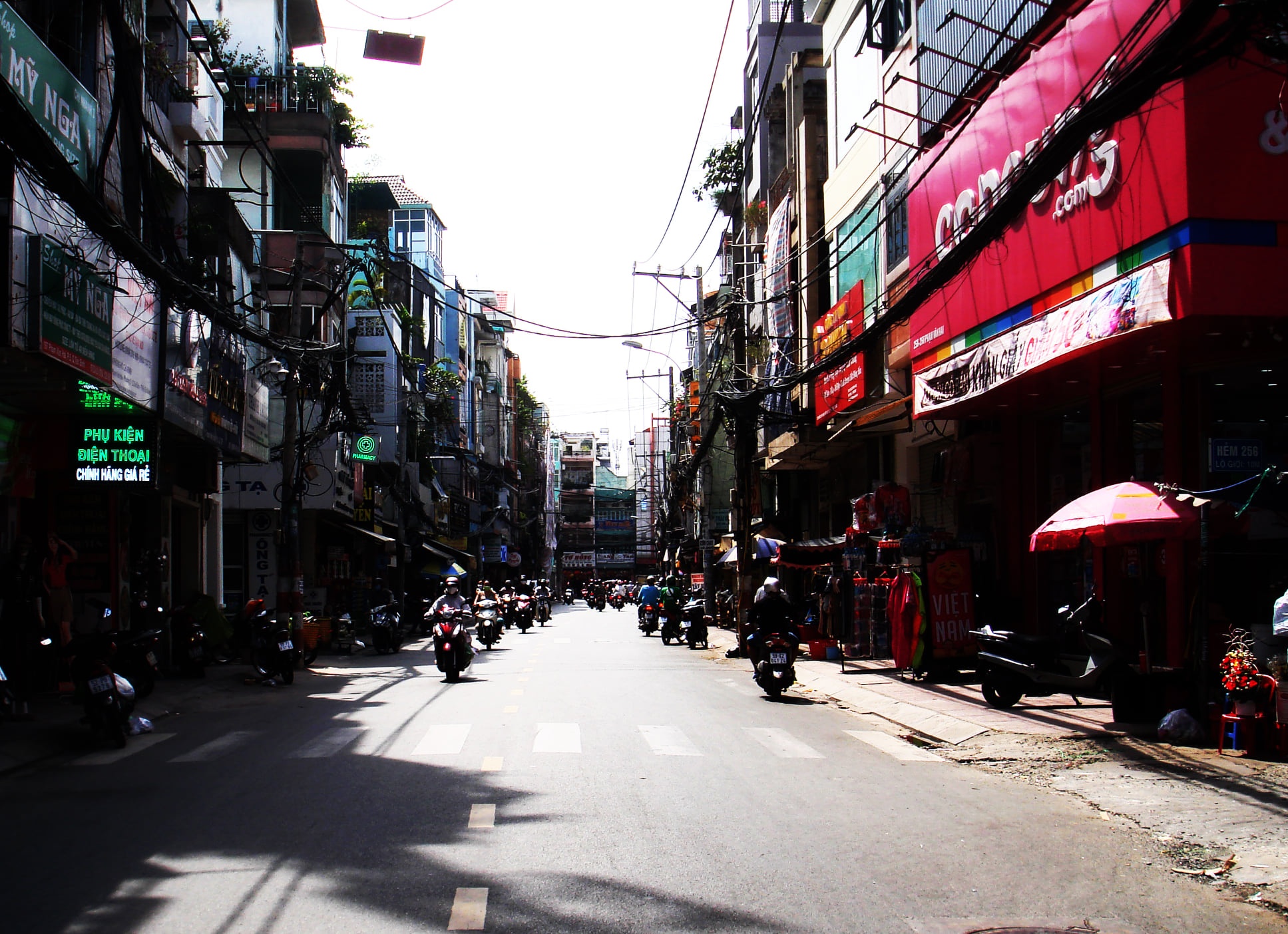 Sai Gon mot thuo: Nhung quan pho hinh anh