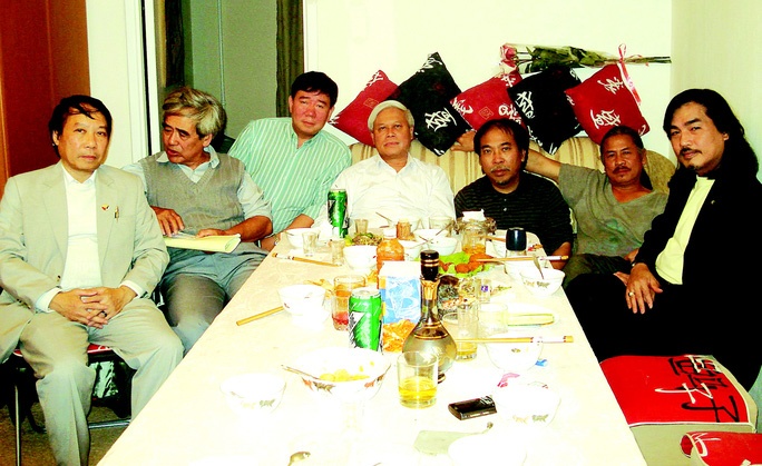 Tet ben Nga cua nha van Viet hinh anh