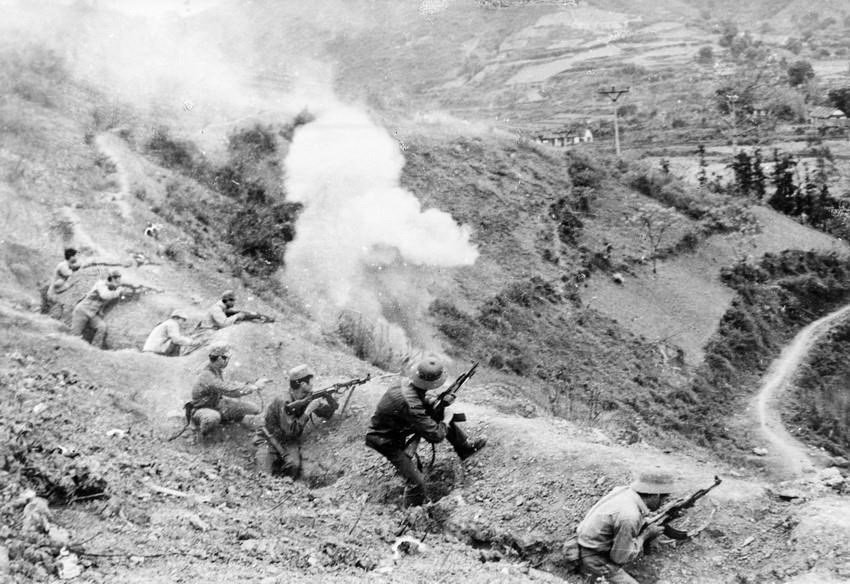 Chien tranh bien gioi phia Bac anh 2