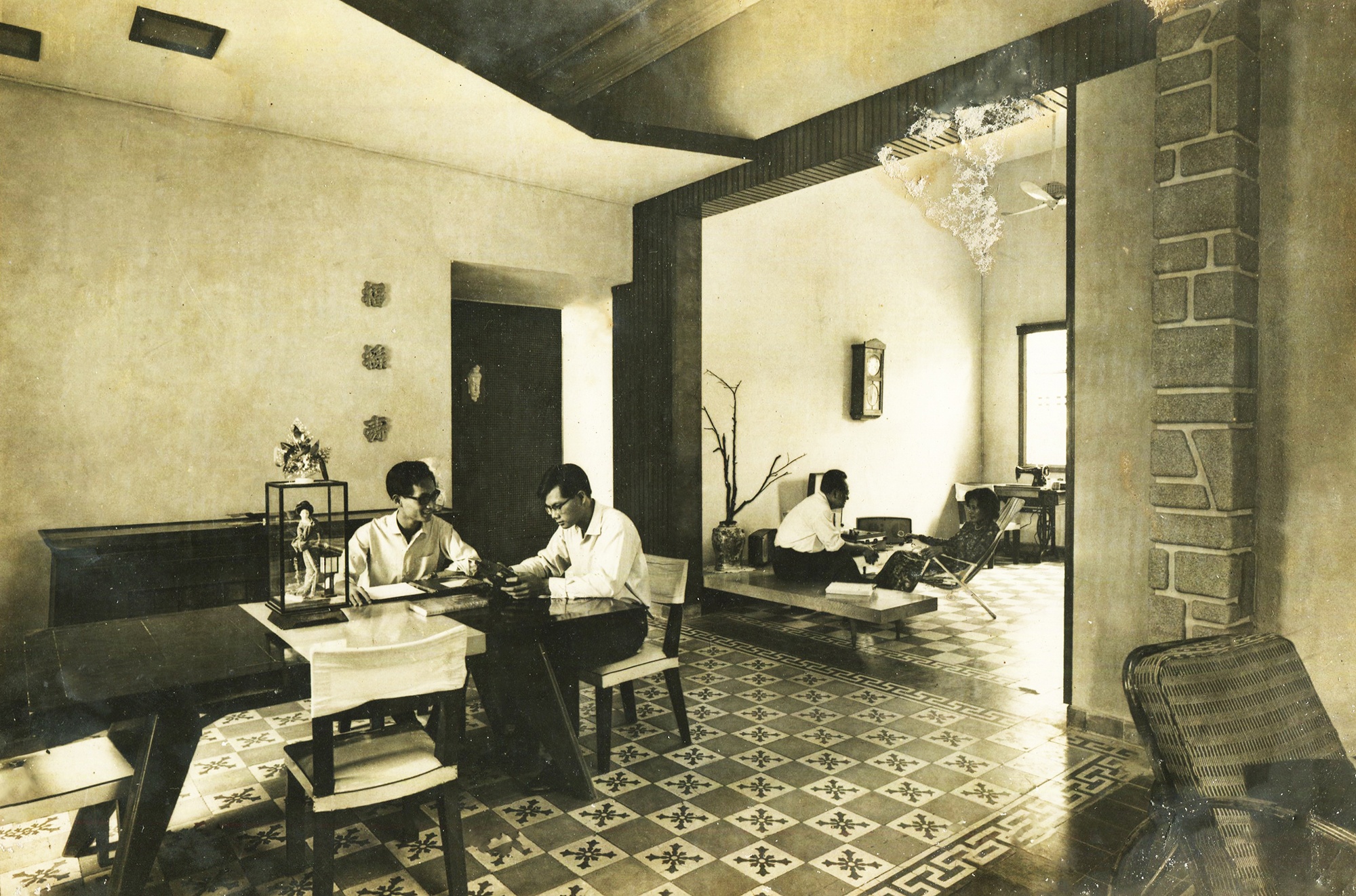 Cach bai tri trong ngoi nha Sai thanh xua hinh anh