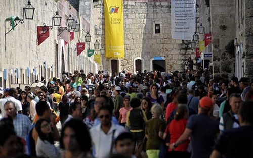 Ngay hoi xuat ban va van hoc cua Cuba hinh anh