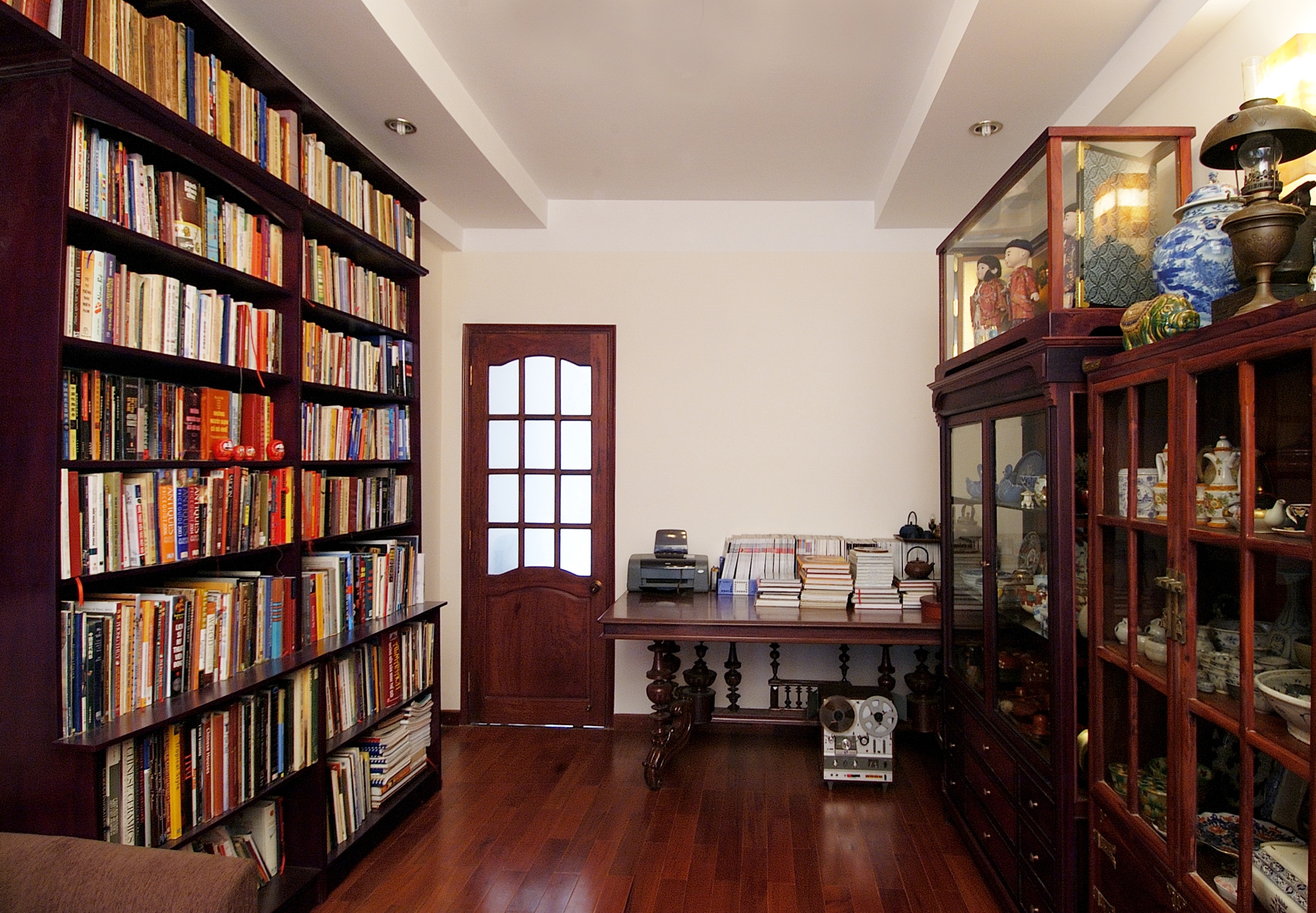 Thu doc sach cua nguoi xua hinh anh