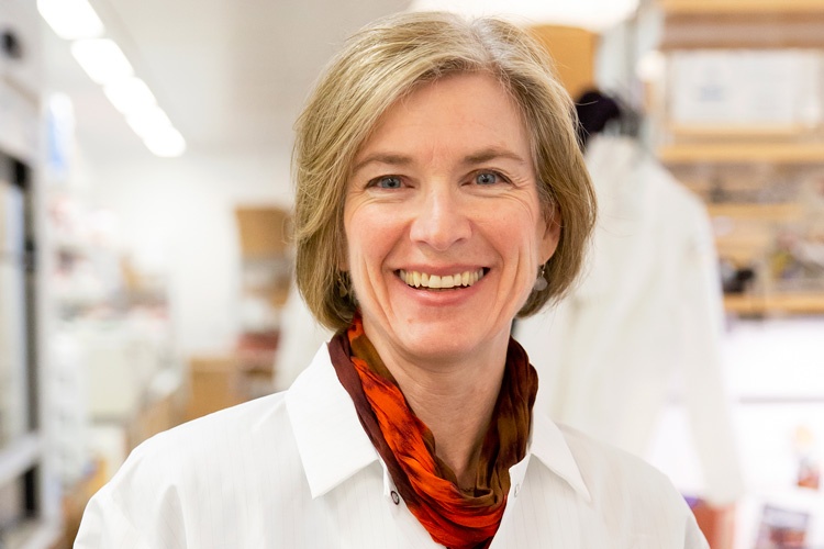 Cuoc doi nguoi phu nu phat trien phuong phap 'viet lai ma su song' hinh anh