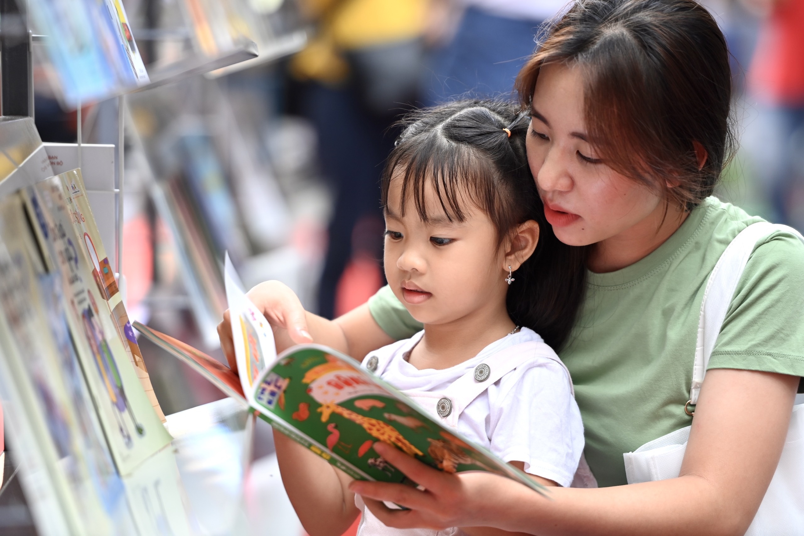 Ngay sach Viet Nam anh 9