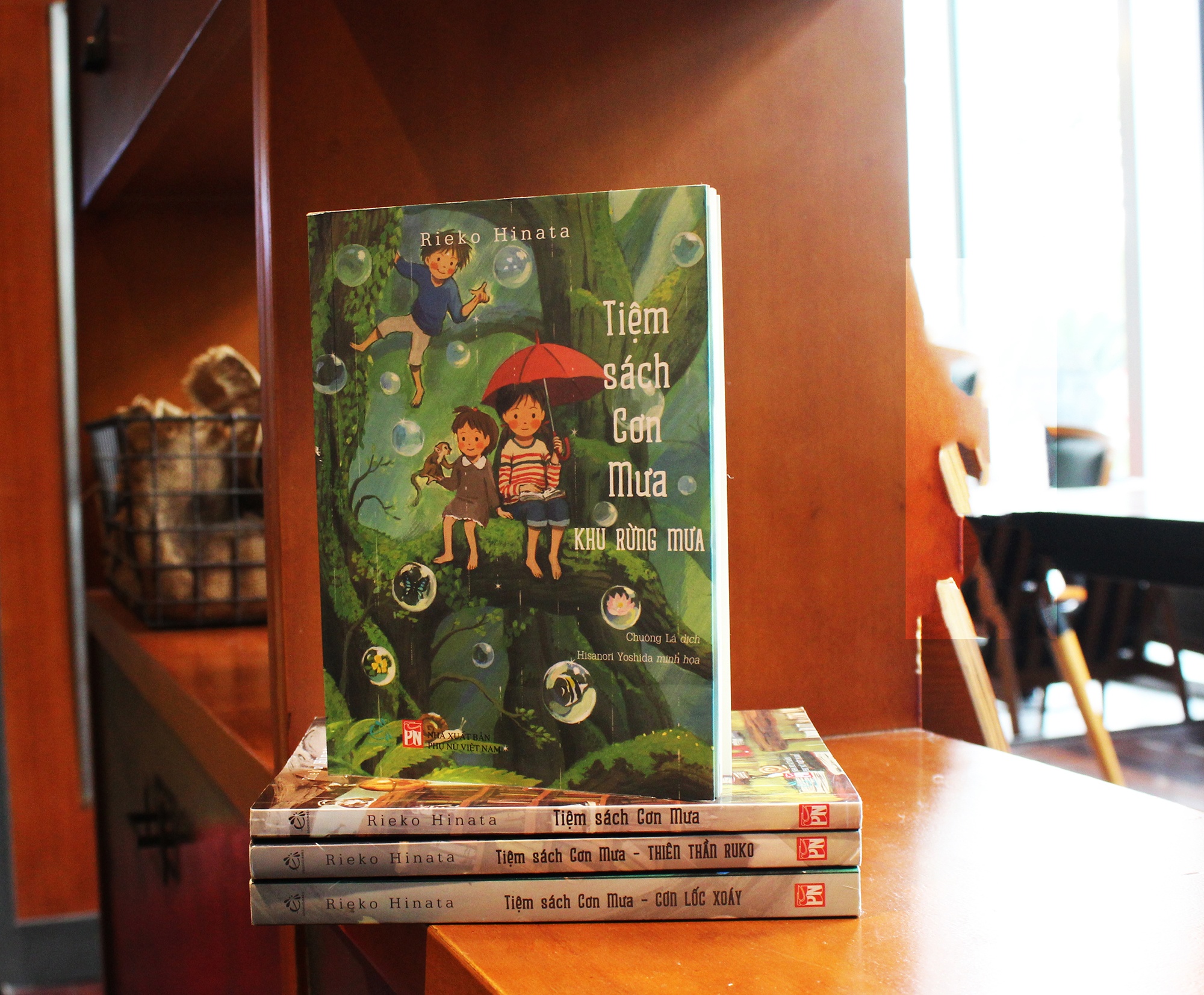 Tiem sach Con Mua anh 1