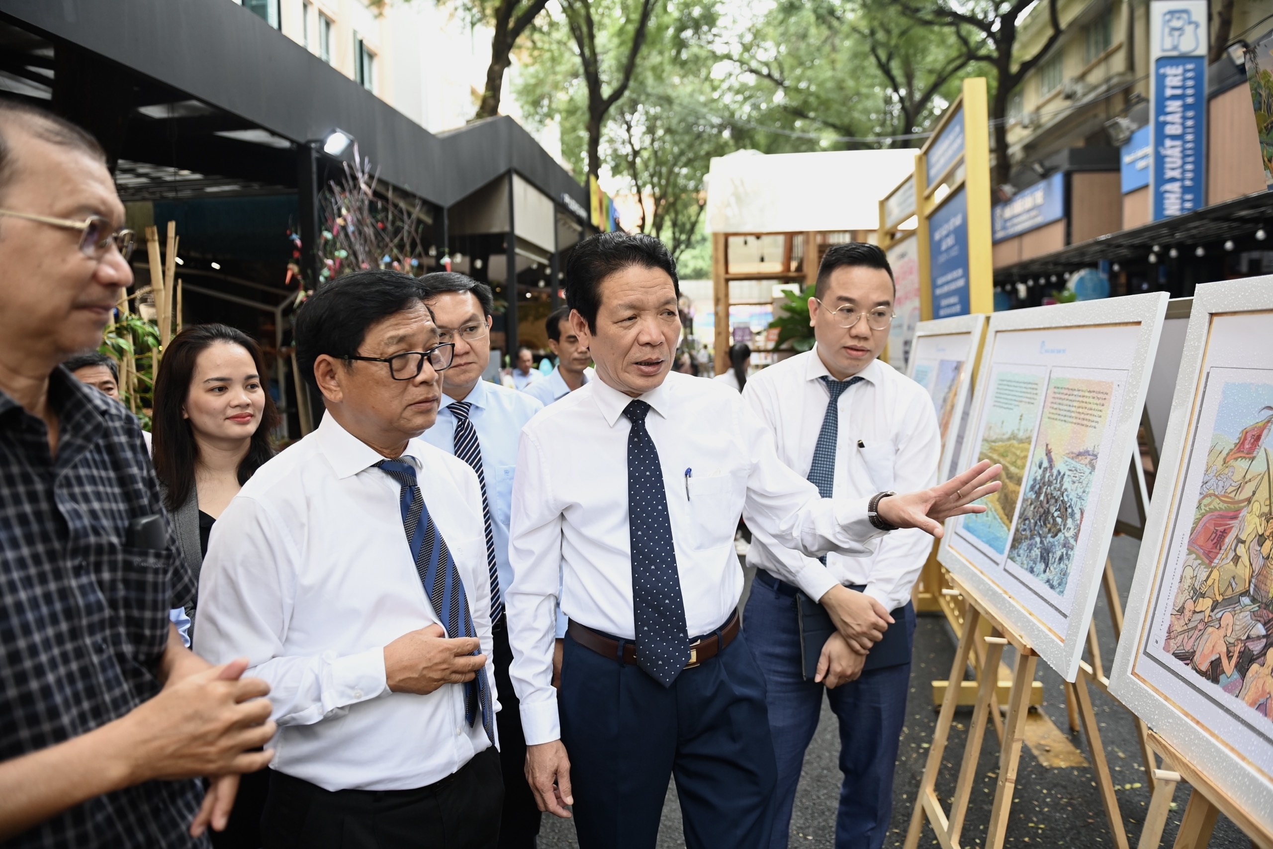 Su kien noi bat nganh xuat ban anh 2