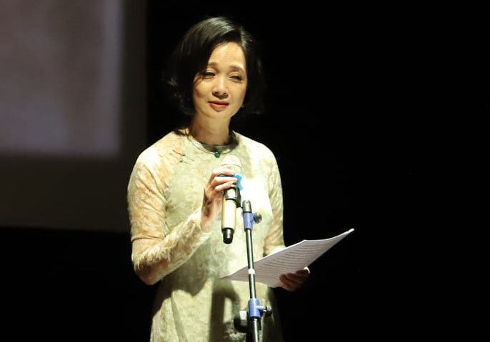 Tho Luu Quang Vu duoc doc qua 20 ngon ngu hinh anh