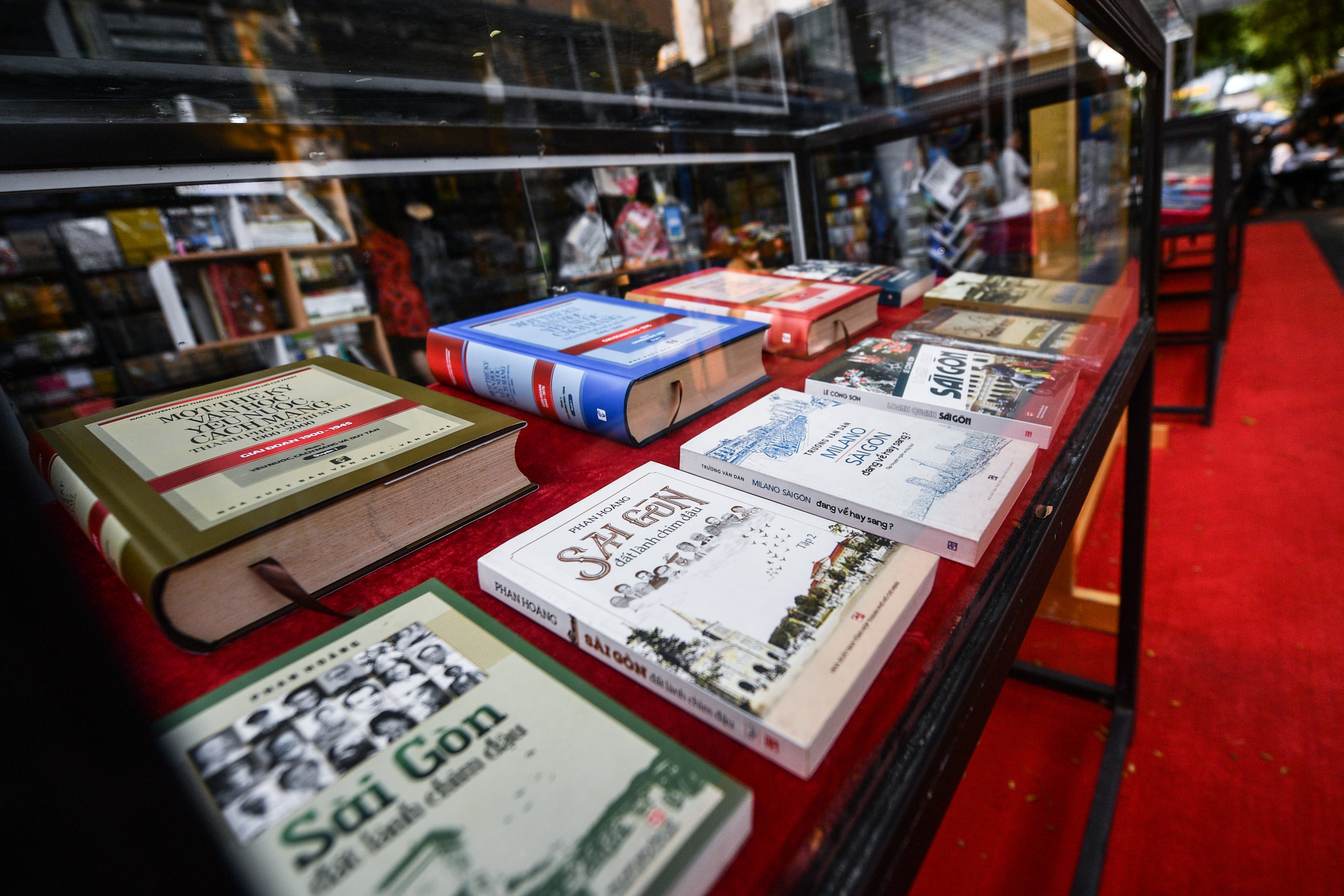 Sach hay ve TP.HCM anh 2