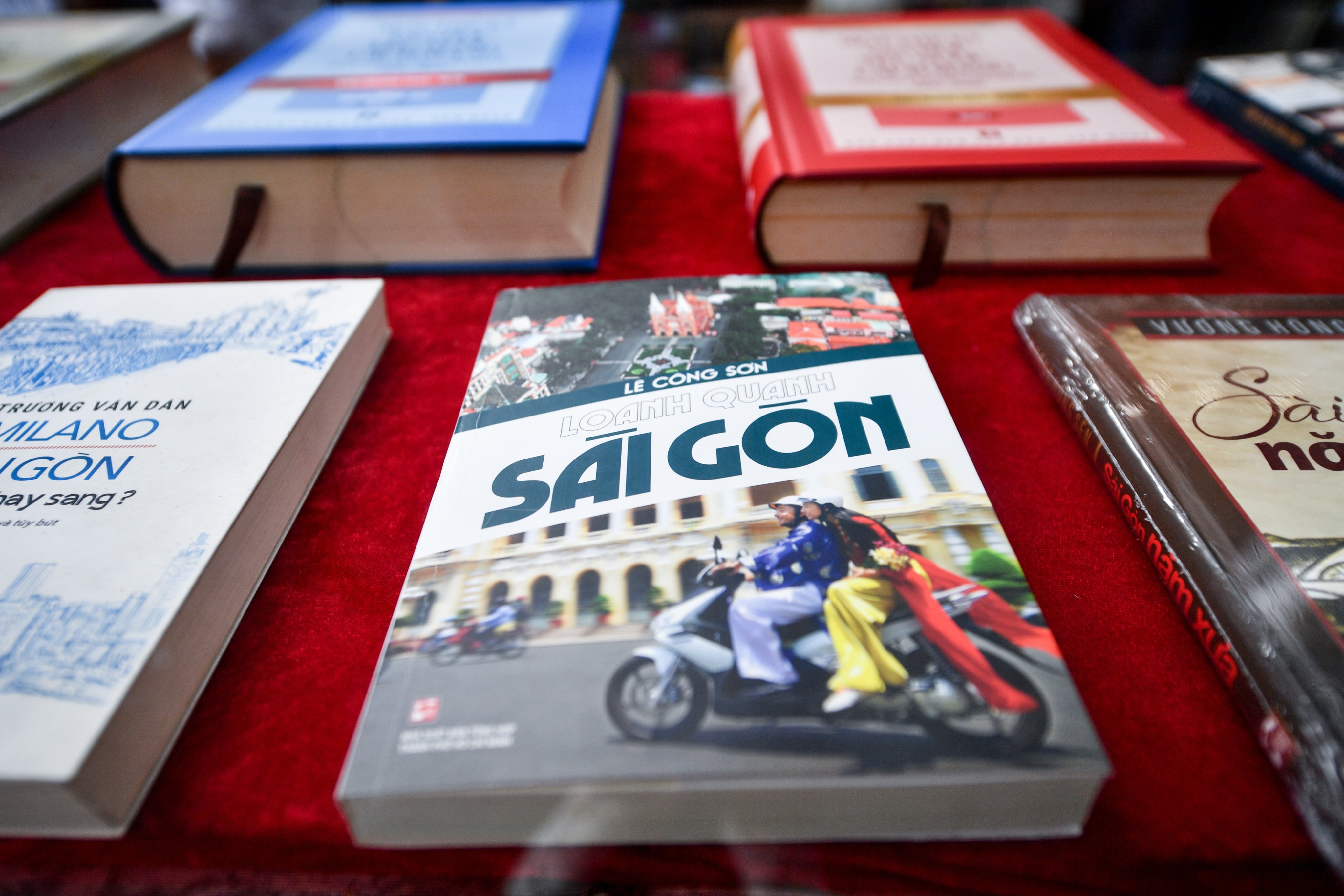 Sach hay ve TP.HCM anh 6