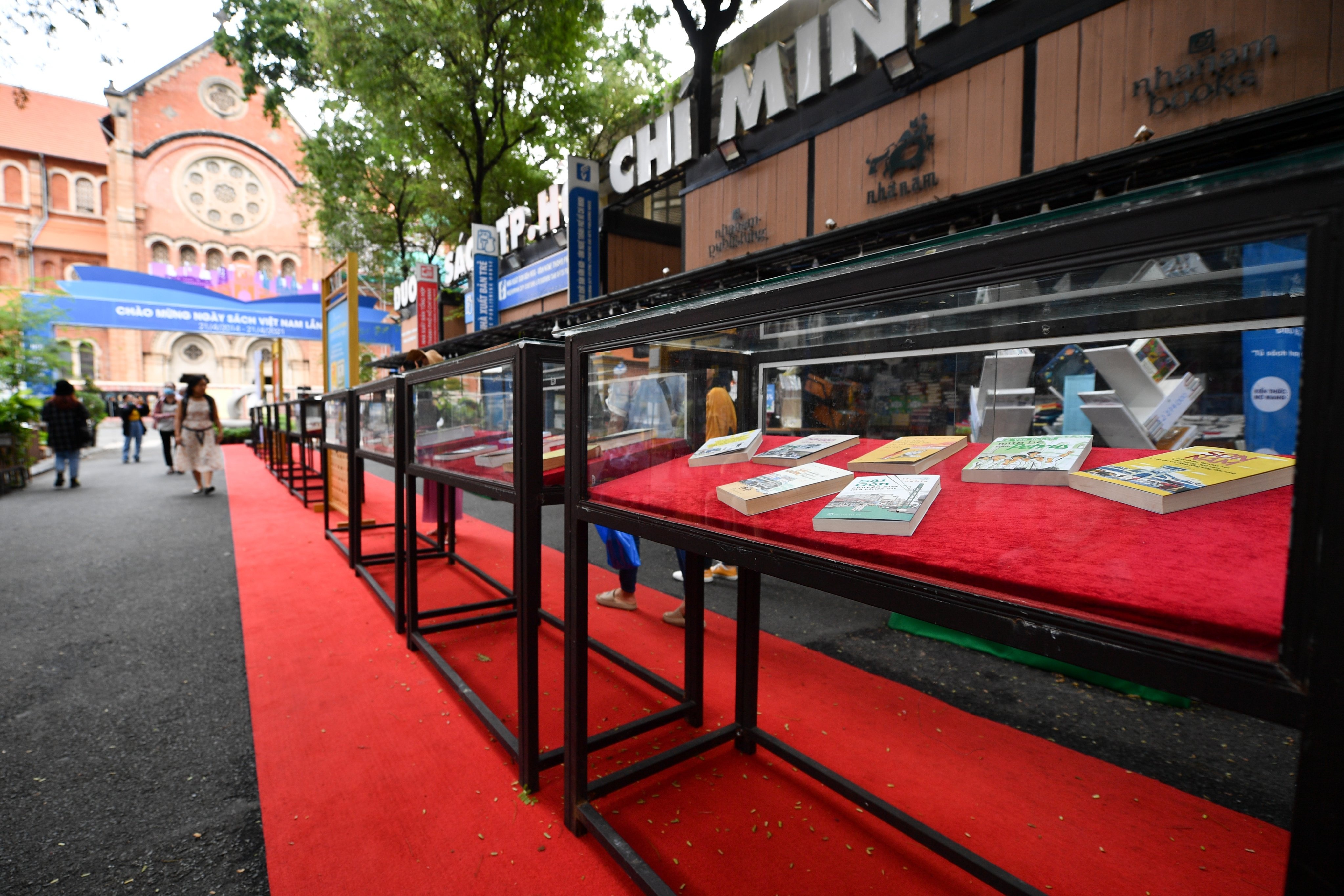 Sach hay ve TP.HCM anh 5