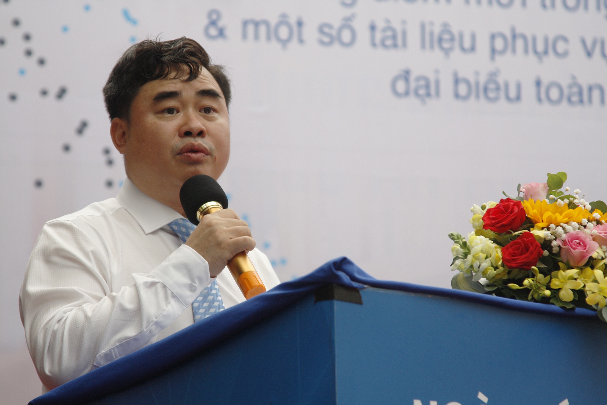 Toa dam 'Nhung diem moi trong cac van kien Dai hoi XIII cua Dang' hinh anh