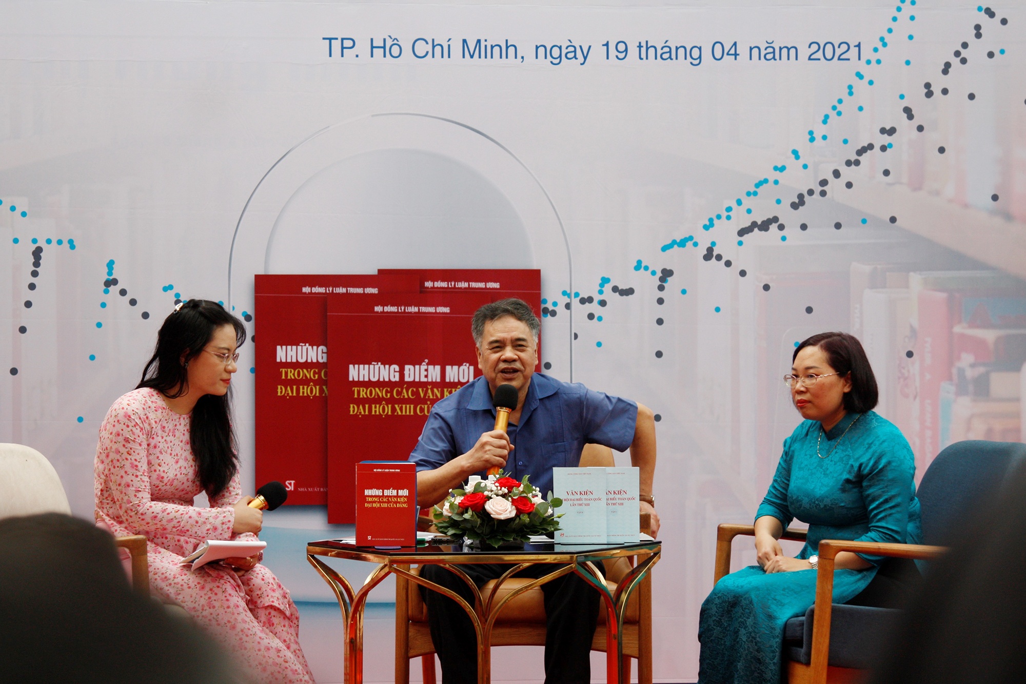 Diem moi Van kien Dai hoi anh 3