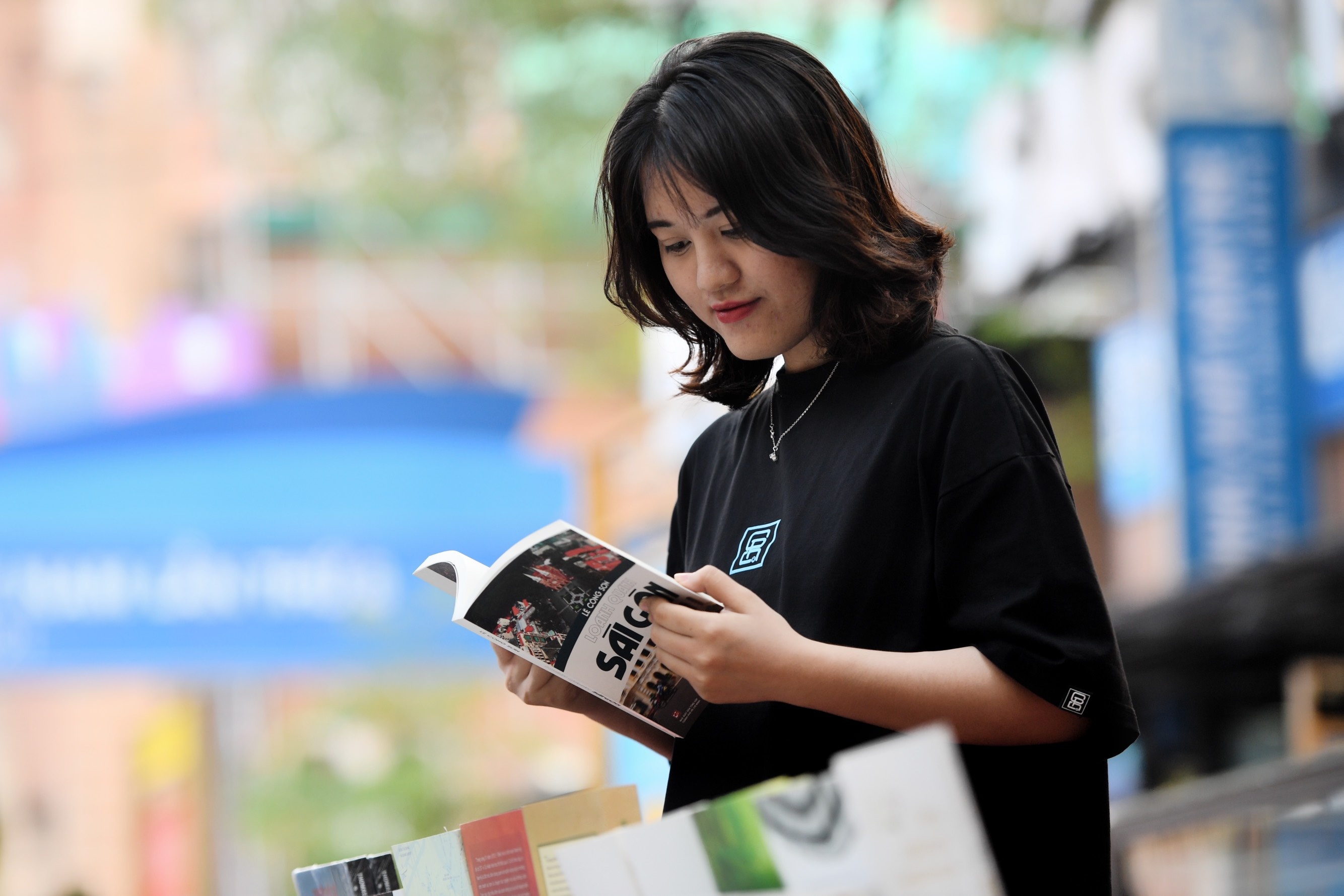 Doi song, con nguoi TP.HCM qua nhung trang sach hinh anh