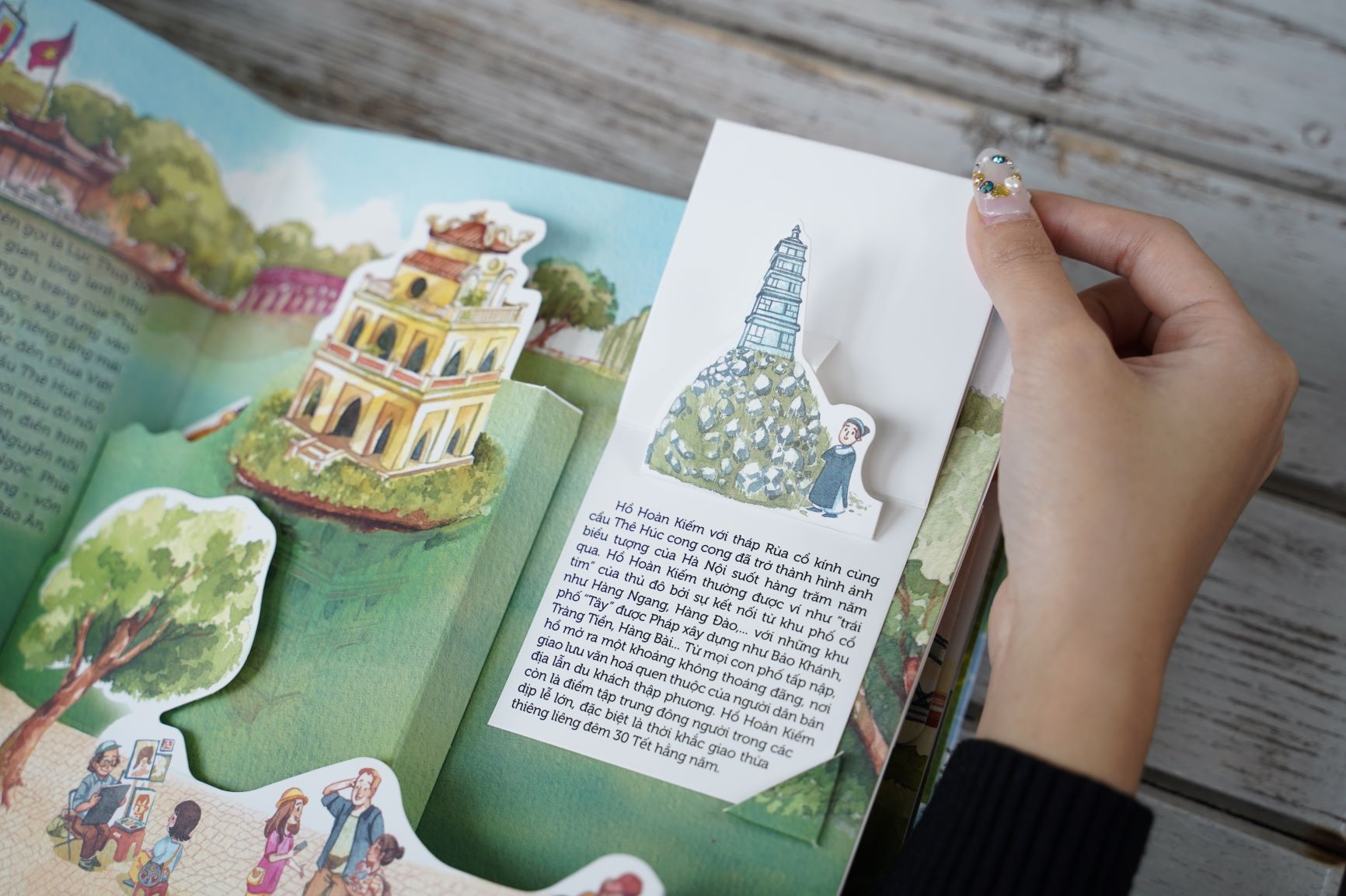 Sach mo hinh dua danh thang Ha Noi den voi thieu nhi hinh anh