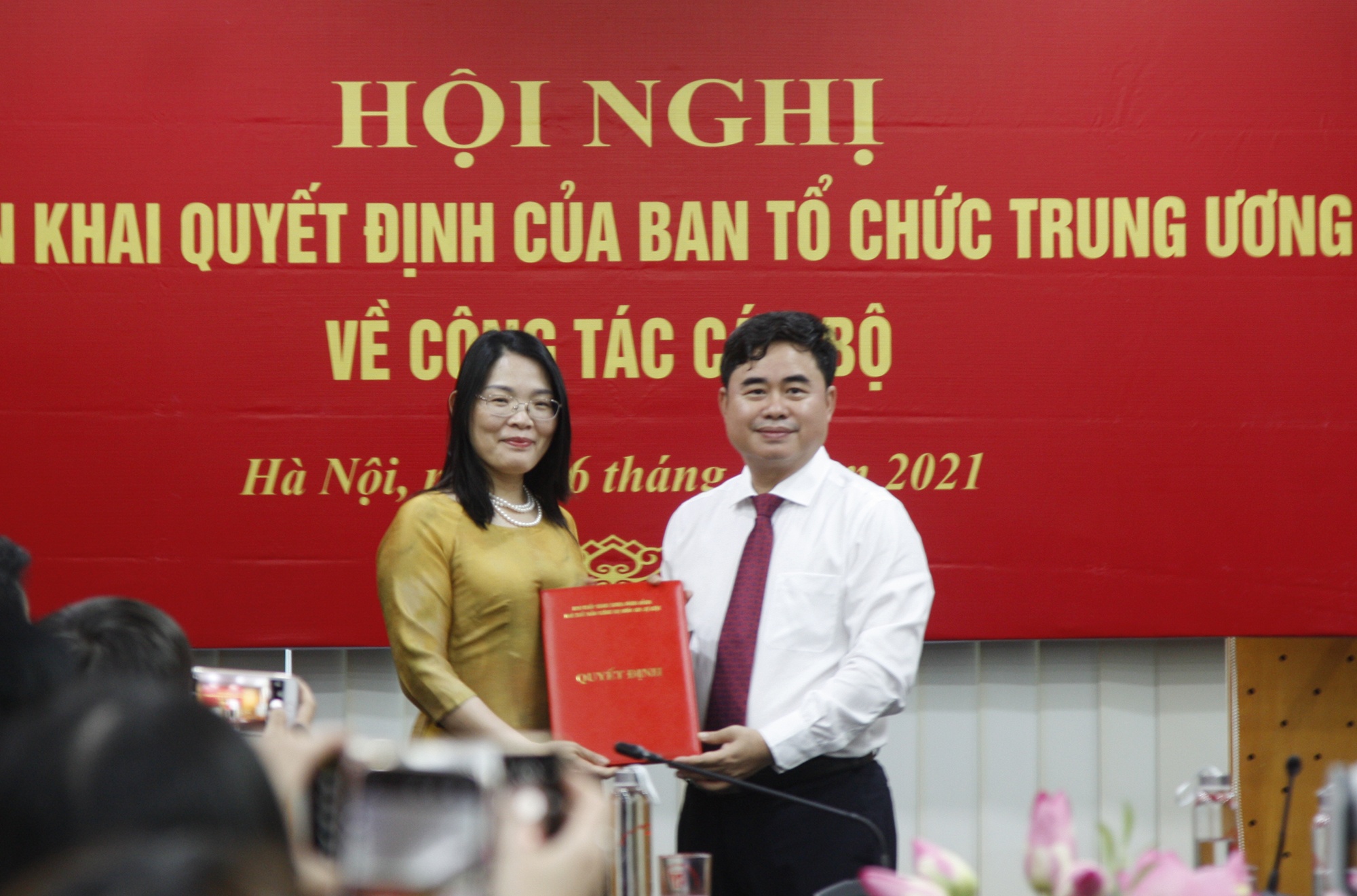 NXB Chinh tri quoc gia Su that anh 1