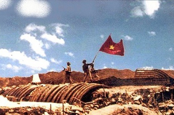 Nhung cuon sach hay ve chien thang Dien Bien Phu hinh anh