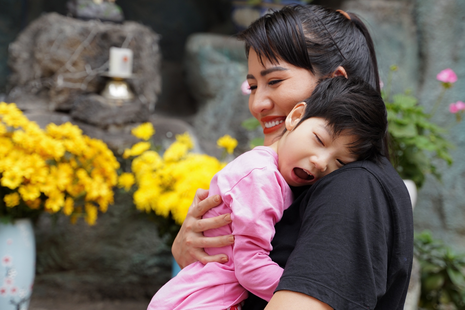 Tinh me dong day trong nhung trang sach hinh anh