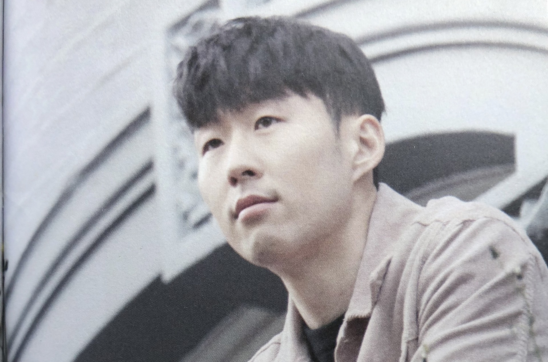 Son Heung-min mat nhieu thoi gian de thich nghi di xe ben trai hinh anh