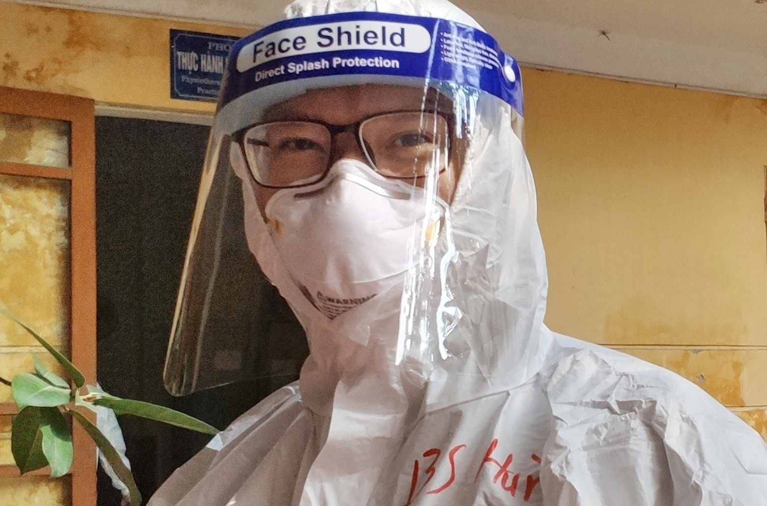 Nhat ky chong dich cua bac si Ngo Duc Hung hinh anh