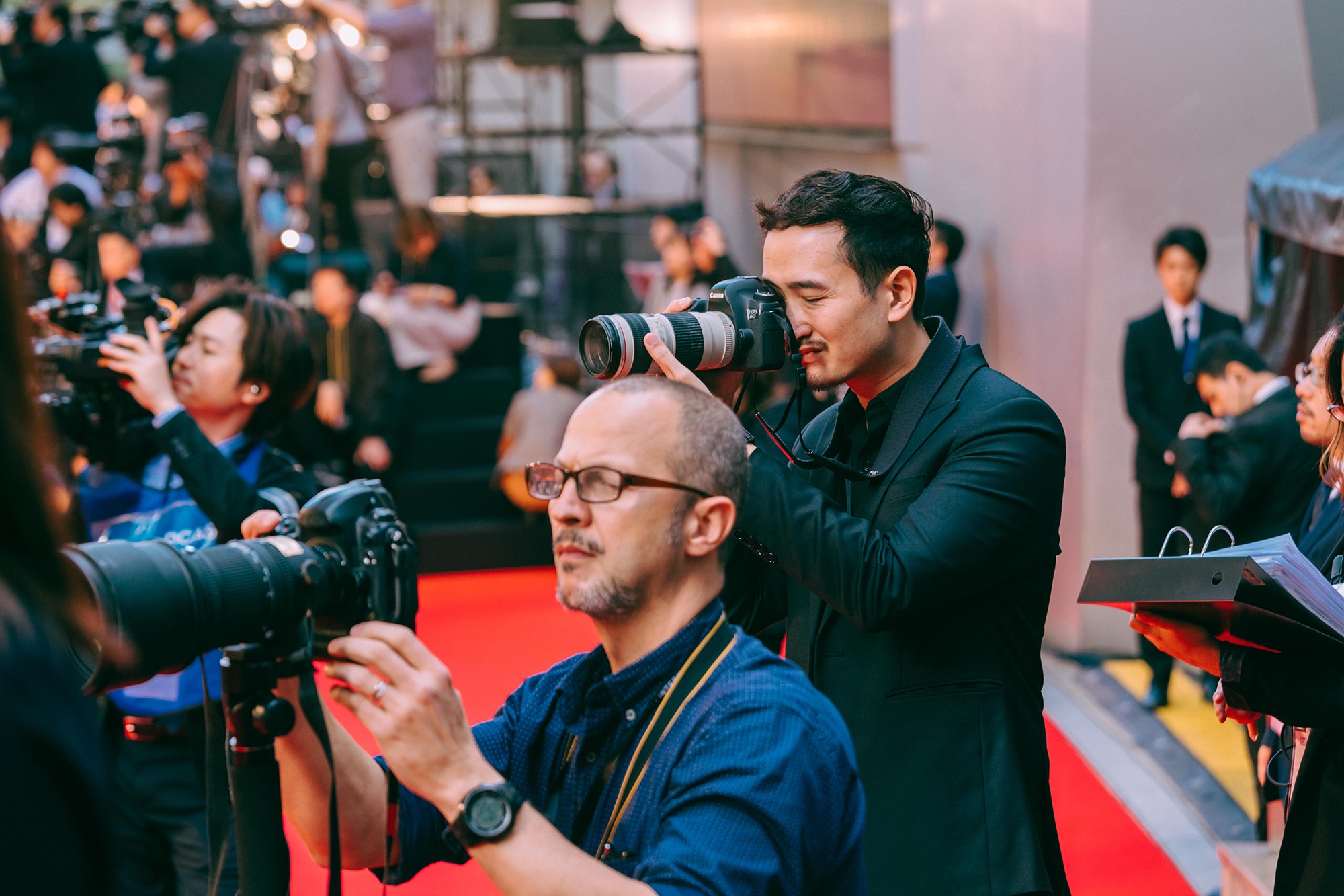 Nguoi tre doc sach anh 4