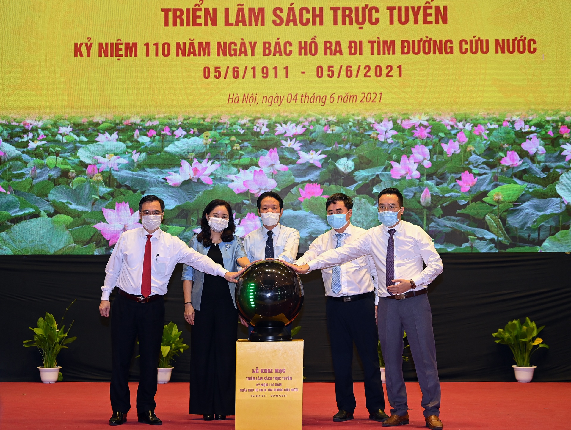 Trien lam ve Bac anh 2