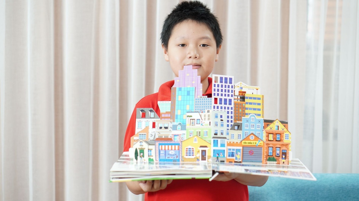 Sach phat ra am thanh, co mui thom hinh anh