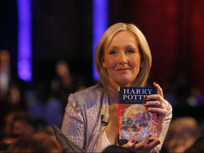 Tuoi tho cua J. K. Rowling anh 1